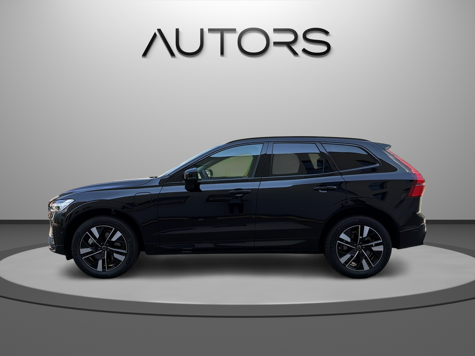 VOLVO XC60 T6 eAWD PluginHybrid Plus Dark Geartronic-image-3