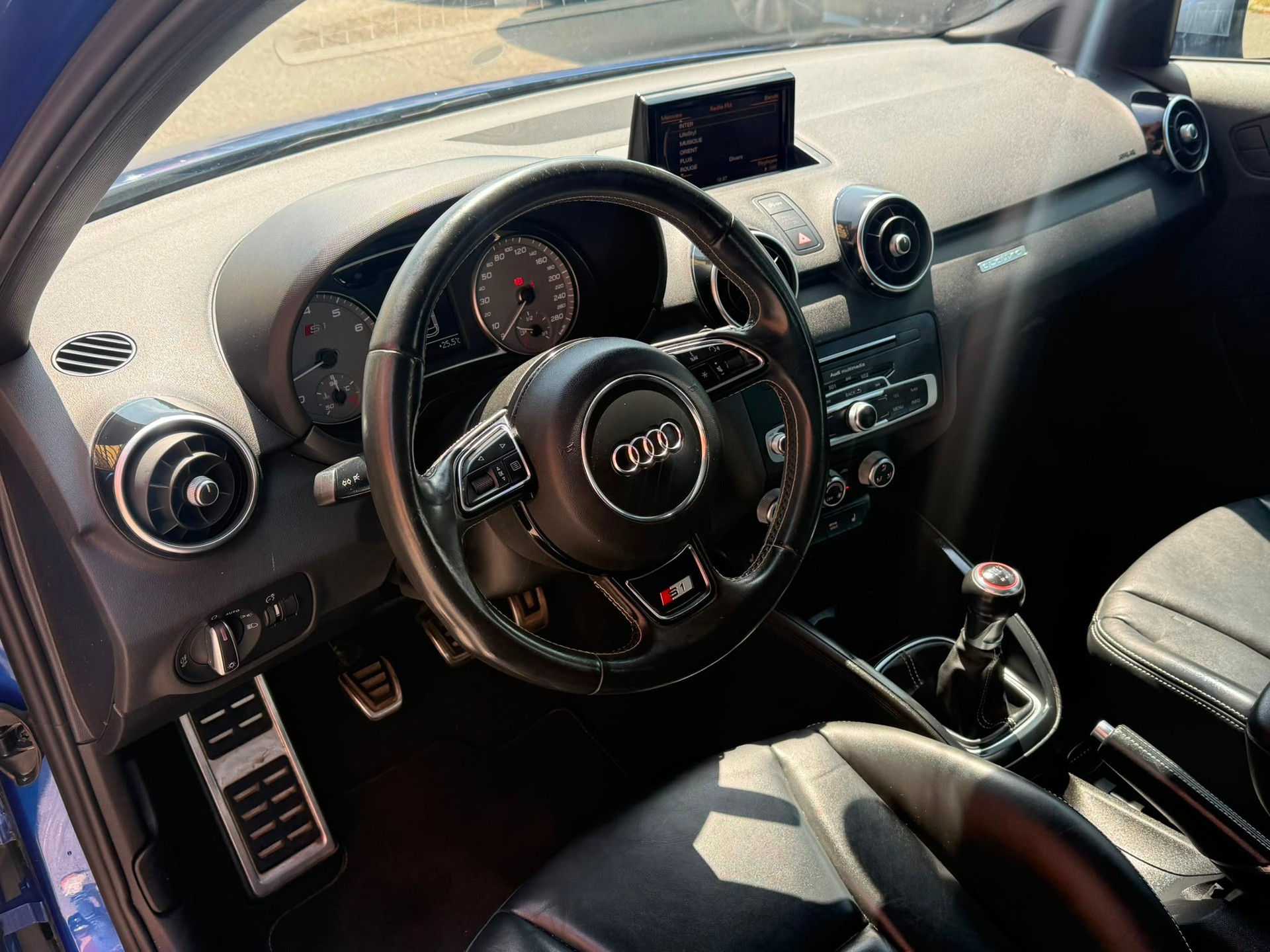 AUDI S1 Sportback 2.0 TFSI Sport quattro-image-9