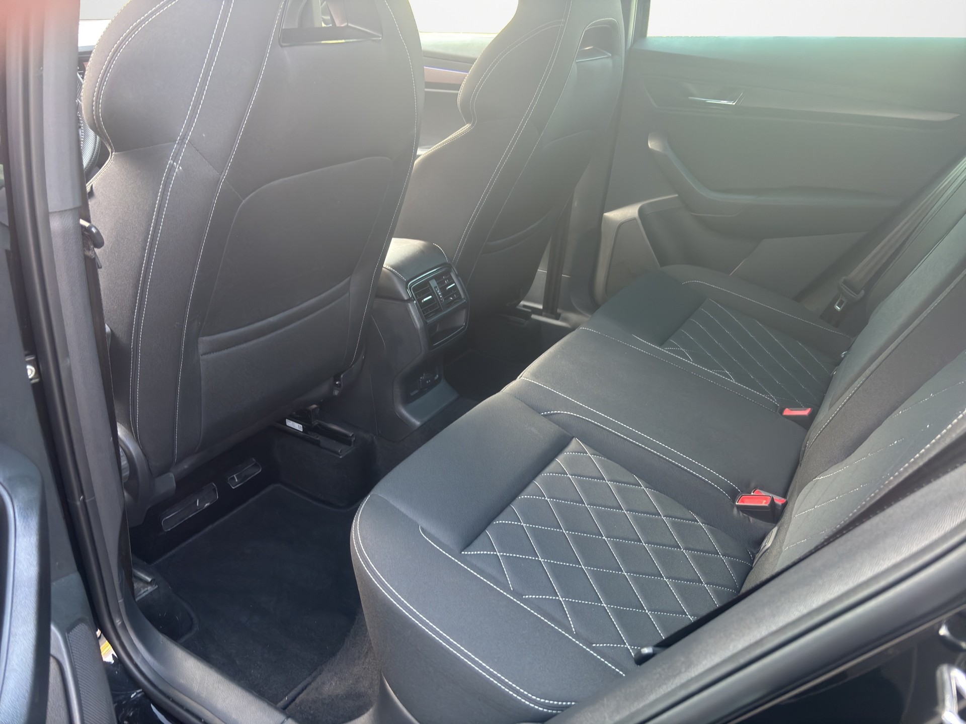 SKODA Karoq 1.5 TSI ACT SportLine DSG-image-10