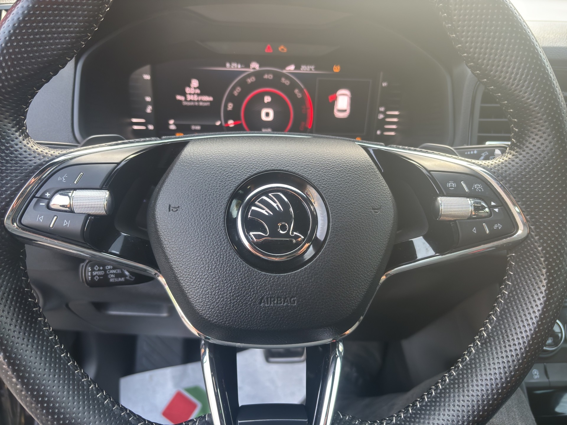 SKODA Karoq 1.5 TSI ACT SportLine DSG-image-9