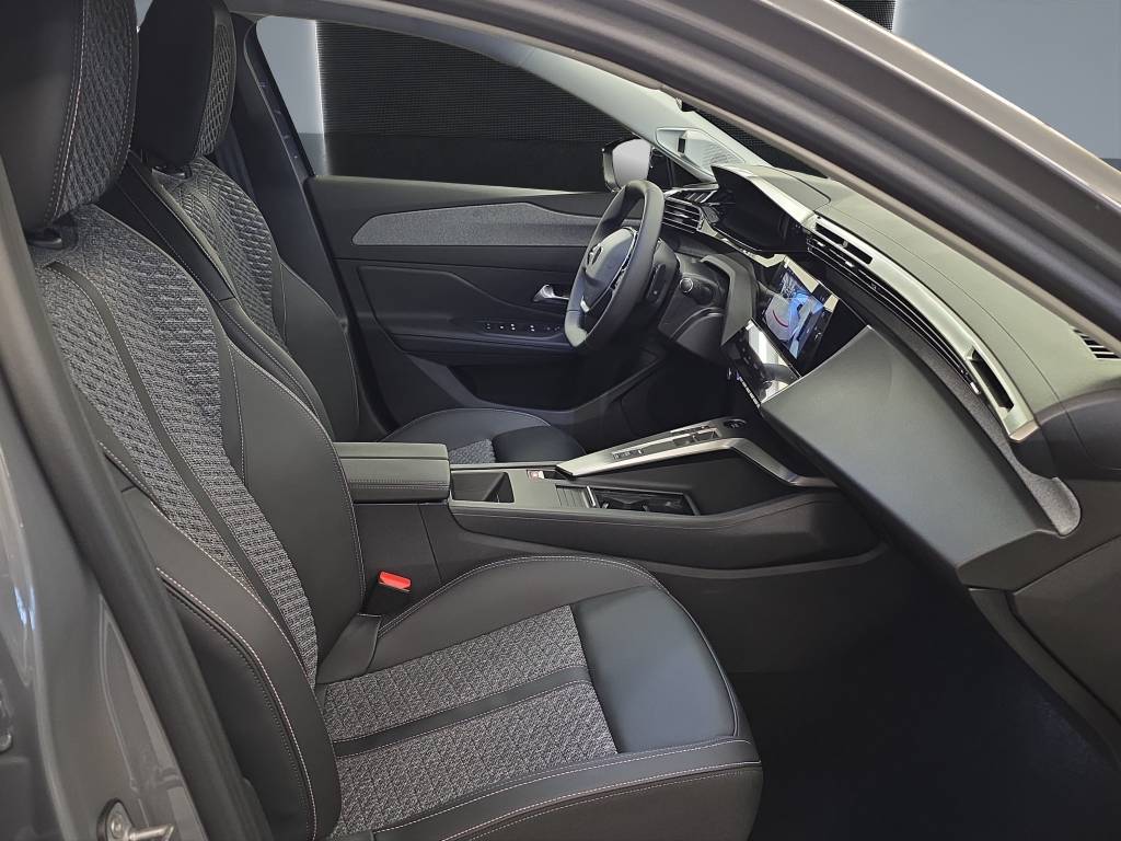 PEUGEOT 308 1.2 HEV 145 Allure-image-10