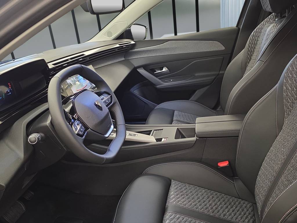 PEUGEOT 308 1.2 HEV 145 Allure-image-7