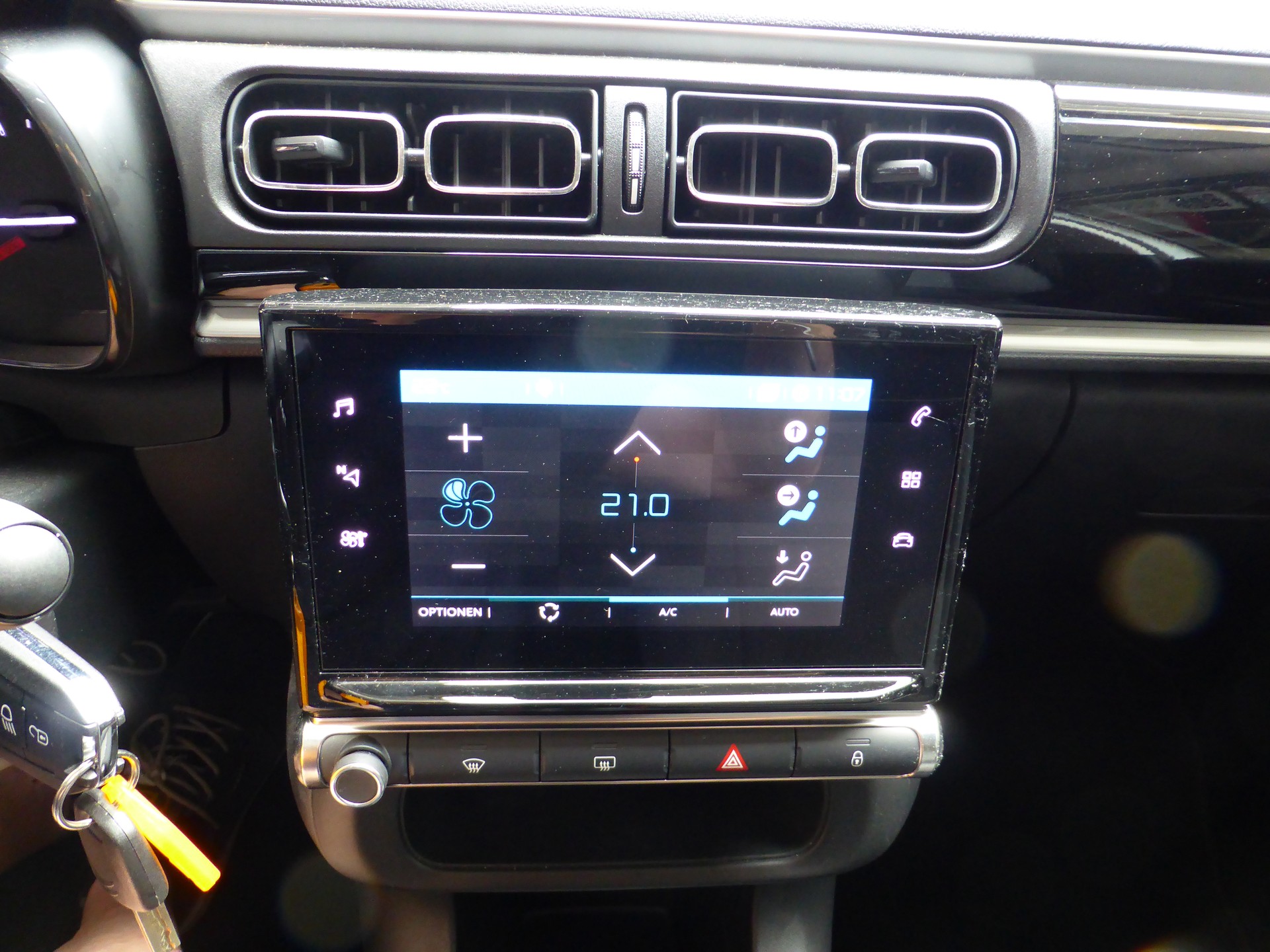 CITROEN C3 1.2i PureTech Shine-image-10