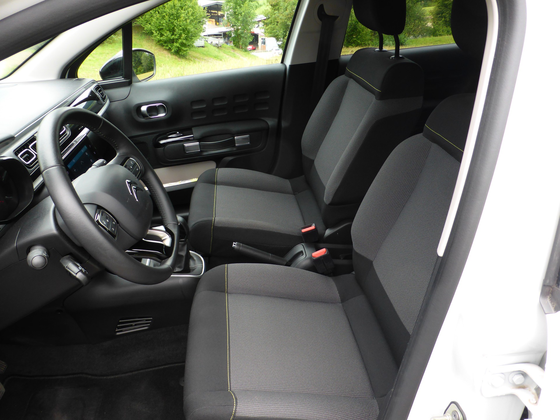 CITROEN C3 1.2i PureTech Shine-image-14