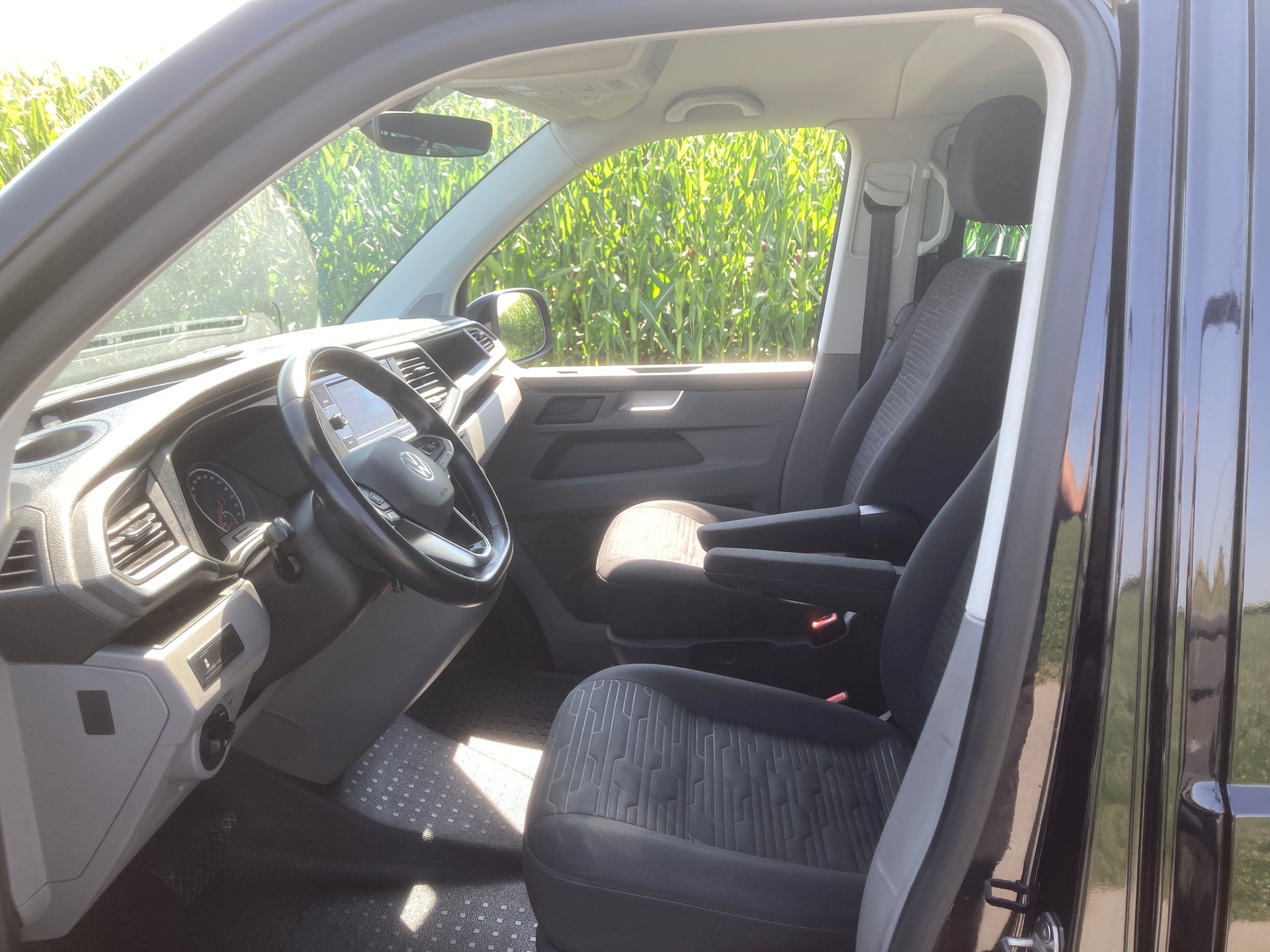 VW T6.1 2.0 TDI 4Motion DSG-image-8