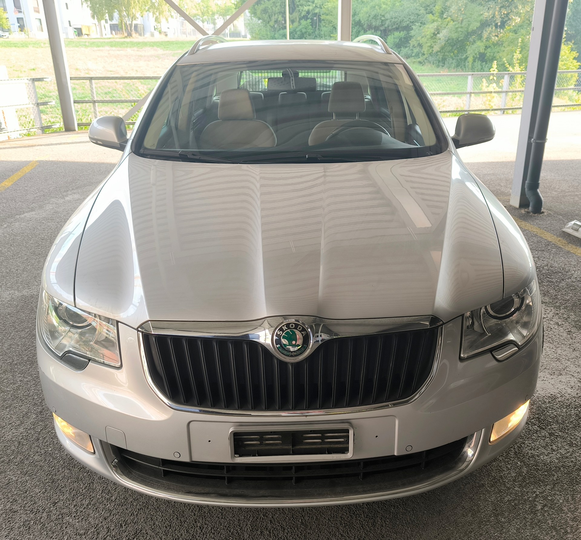 SKODA Superb Combi 3.6 FSI Elegance 4x4 DSG-image-0