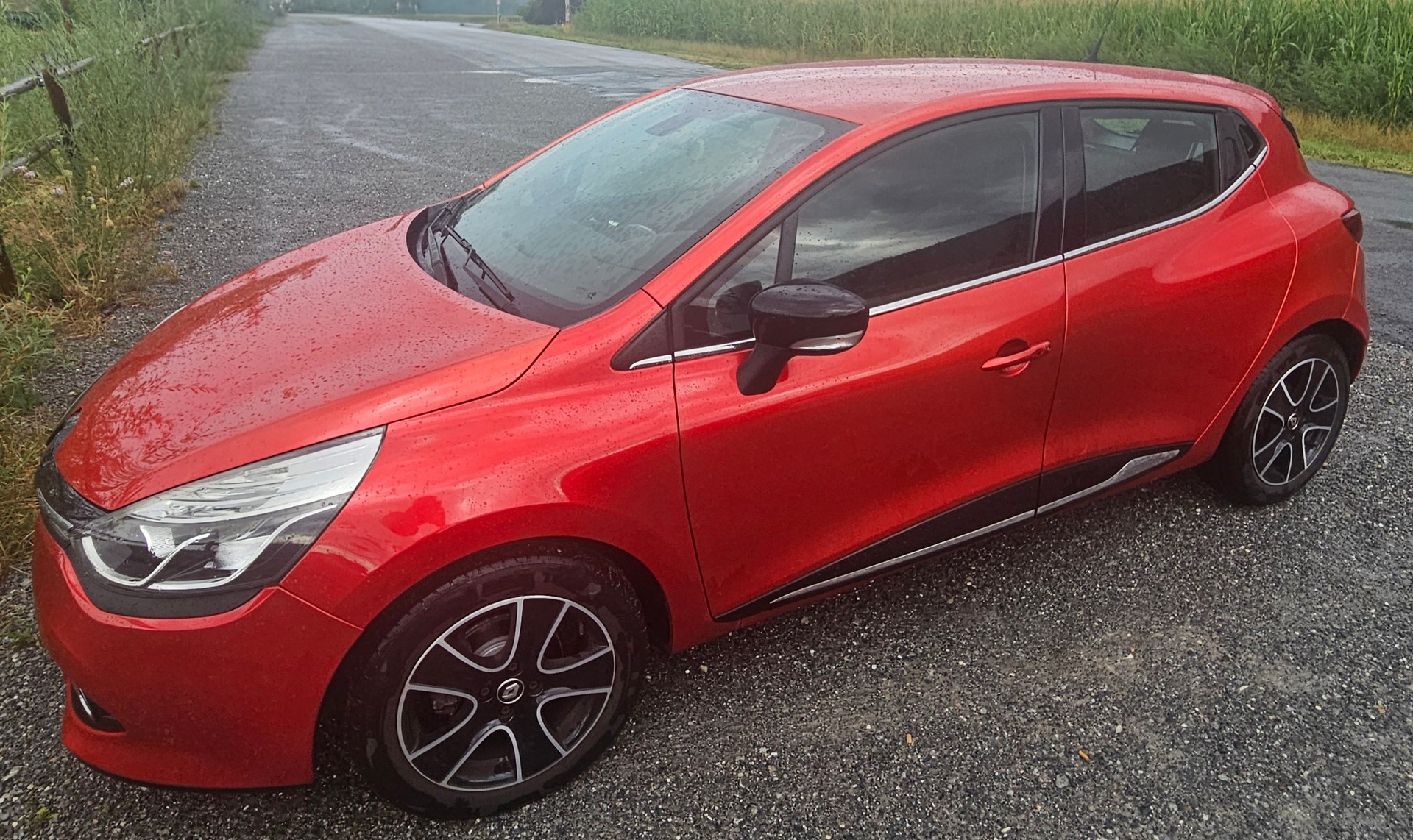 RENAULT 0.9 TCe Swiss Edition S/S-image-0