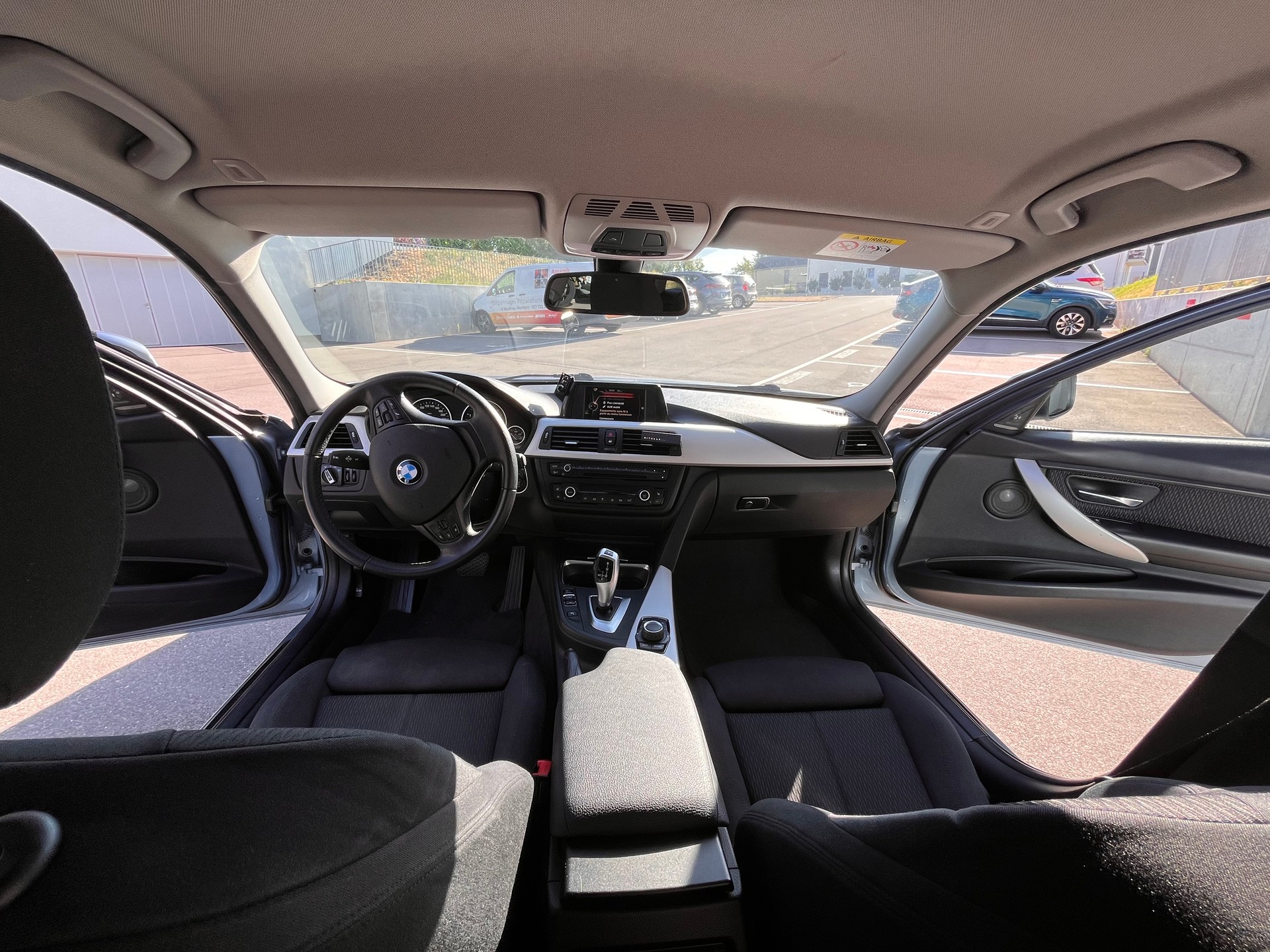 BMW 320d EfficD Edition-image-4