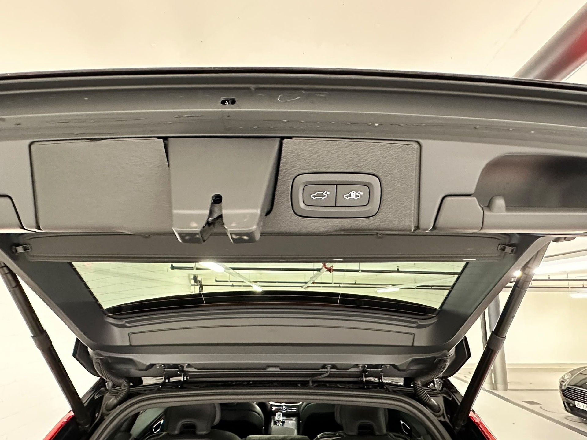 VOLVO XC60 T6 eAWD PluginHybrid Plus Dark Geartronic-image-7