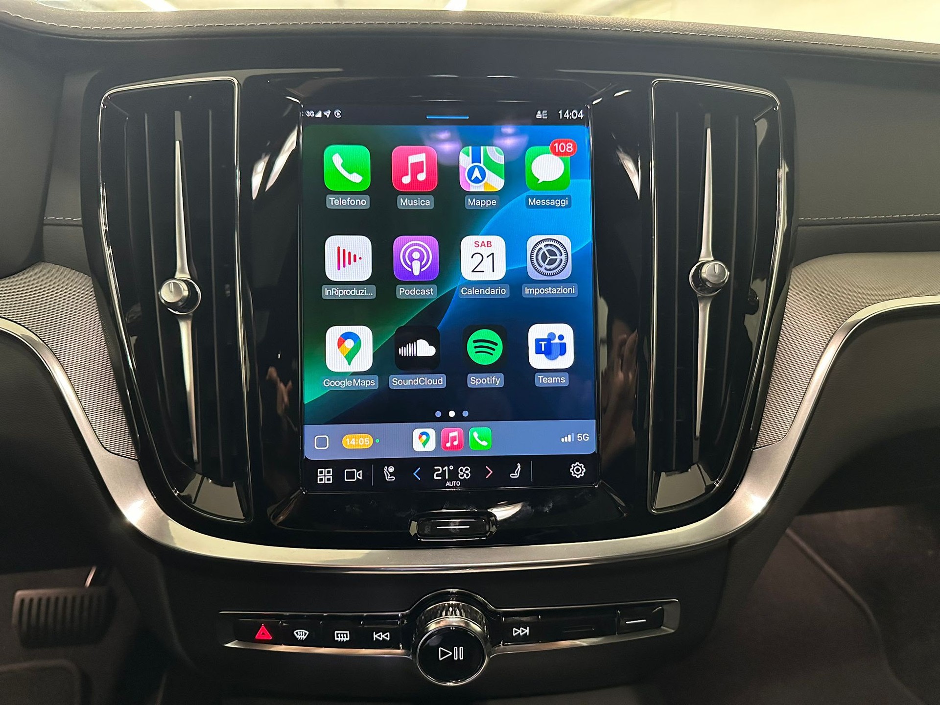 VOLVO XC60 T6 eAWD PluginHybrid Plus Dark Geartronic-image-4