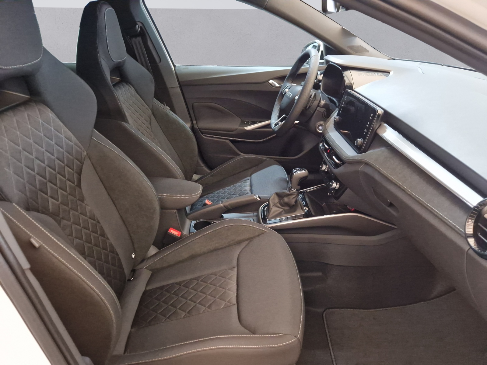 SKODA Fabia 1.0 TSI Dynamic DSG-image-10
