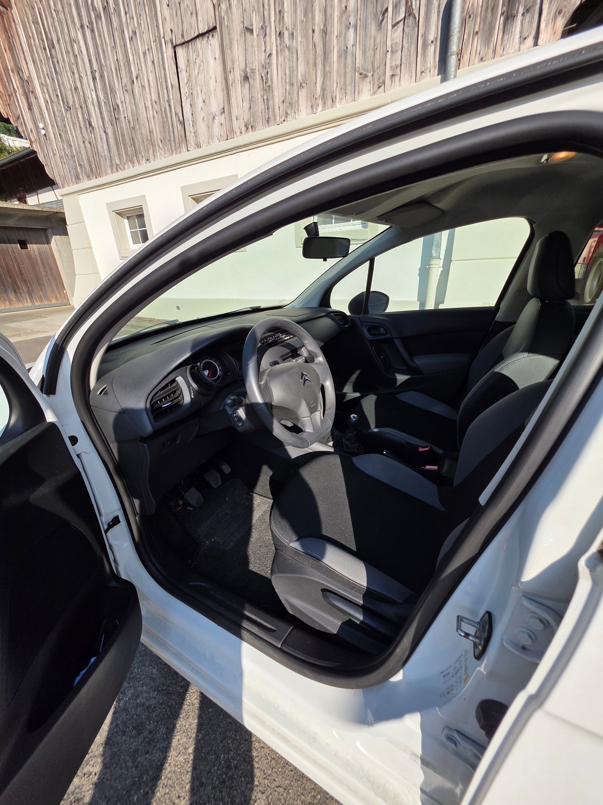 CITROEN C3 1.0i Attraction-image-6