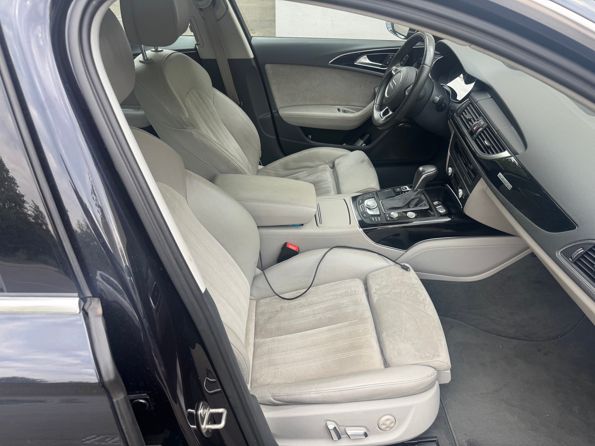 AUDI A6 Avant 3.0 TDI V6 quattro S-tronic-image-11