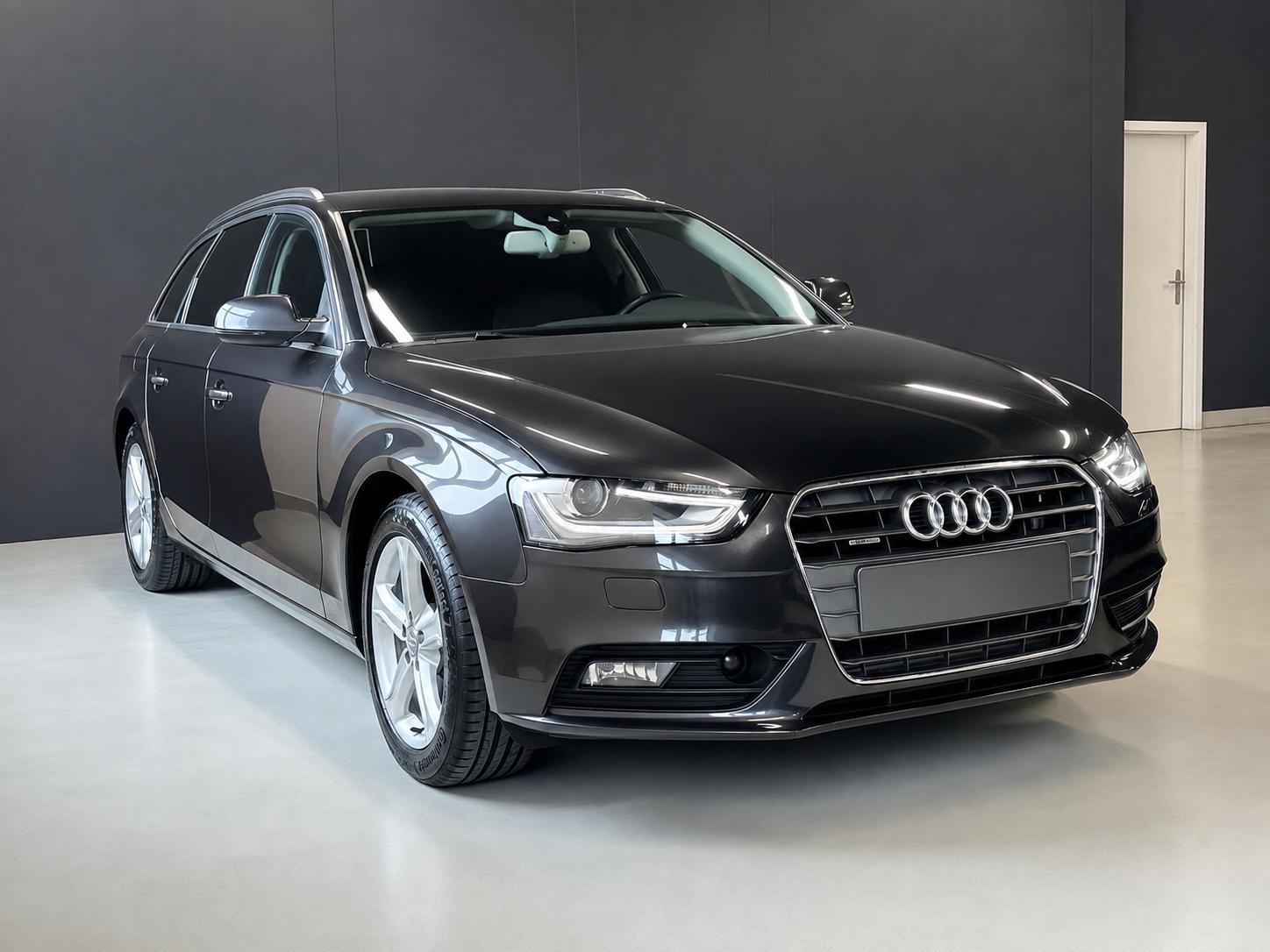 AUDI A4 Avant 2.0 TFSI quattro s-tronic-image-0
