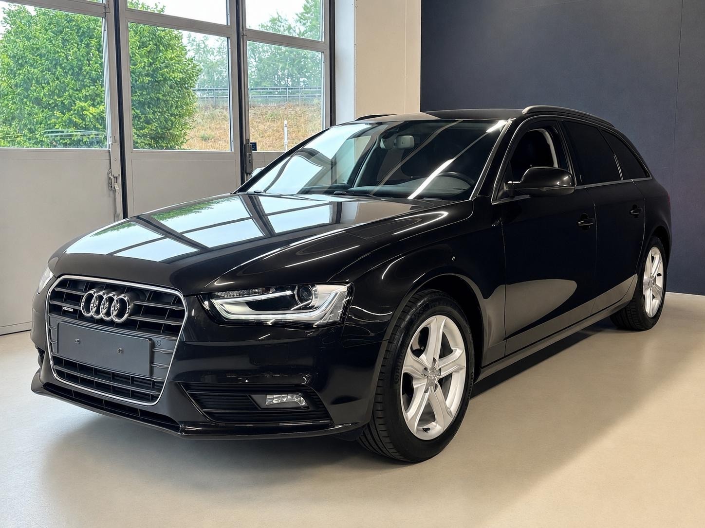 AUDI A4 Avant 2.0 TFSI quattro s-tronic-image-4