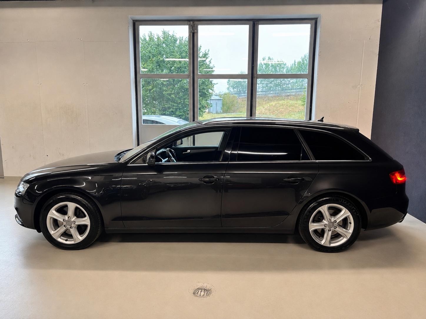 AUDI A4 Avant 2.0 TFSI quattro s-tronic-image-7