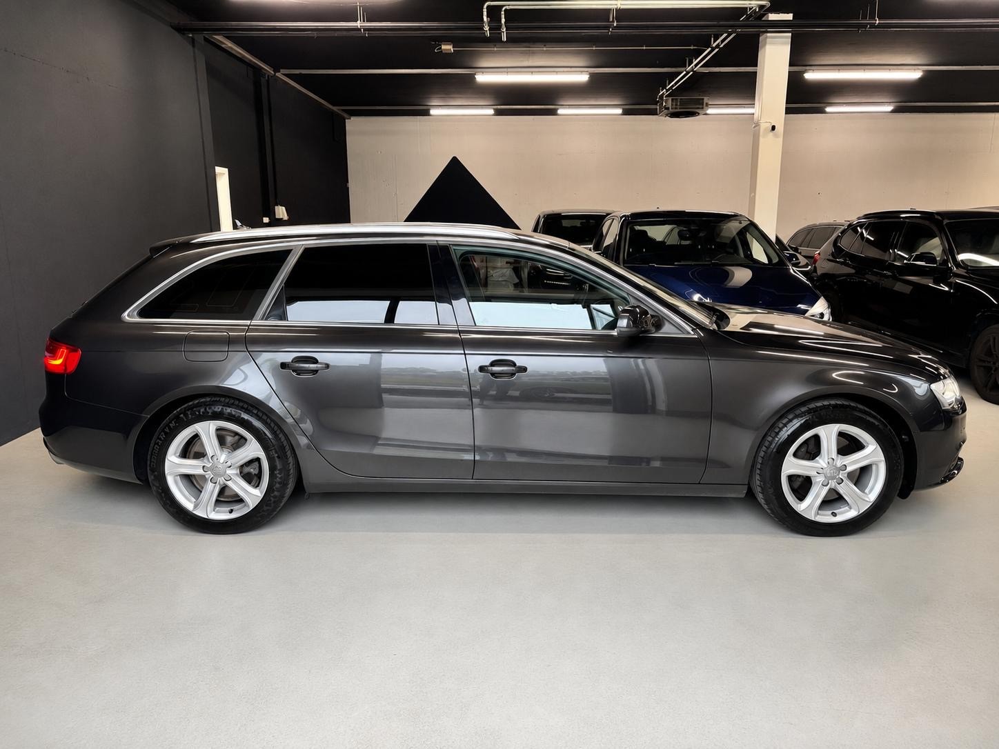 AUDI A4 Avant 2.0 TFSI quattro s-tronic-image-6