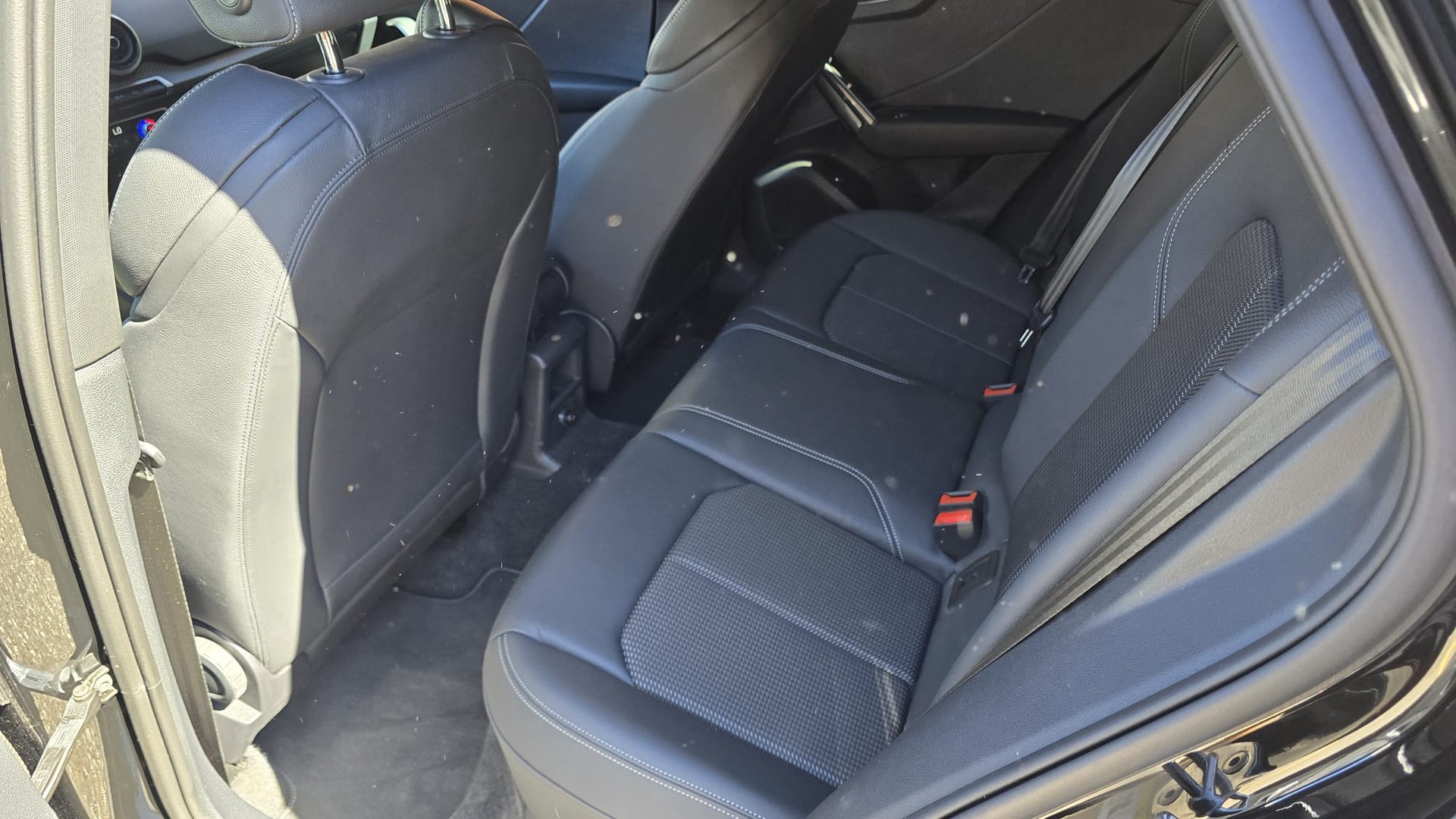 AUDI Q2 35 TFSI S line S-tronic-image-9