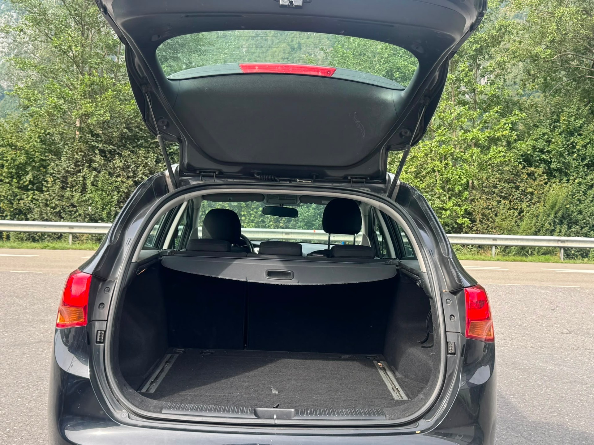 KIA Cee'd Sportswagon 1.6 GDi Classic-image-10