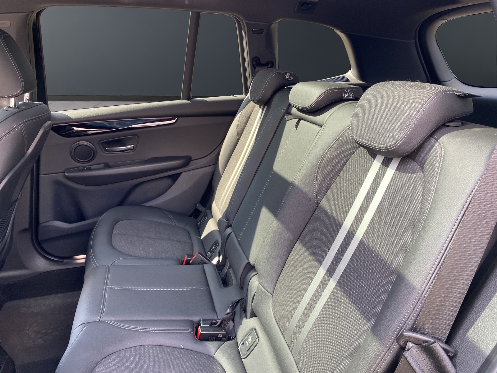 BMW 218d xDrive SAG Gran Tourer-image-11