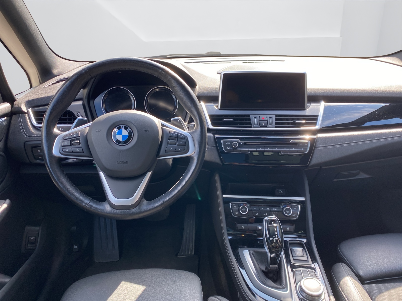 BMW 218d xDrive SAG Gran Tourer-image-15