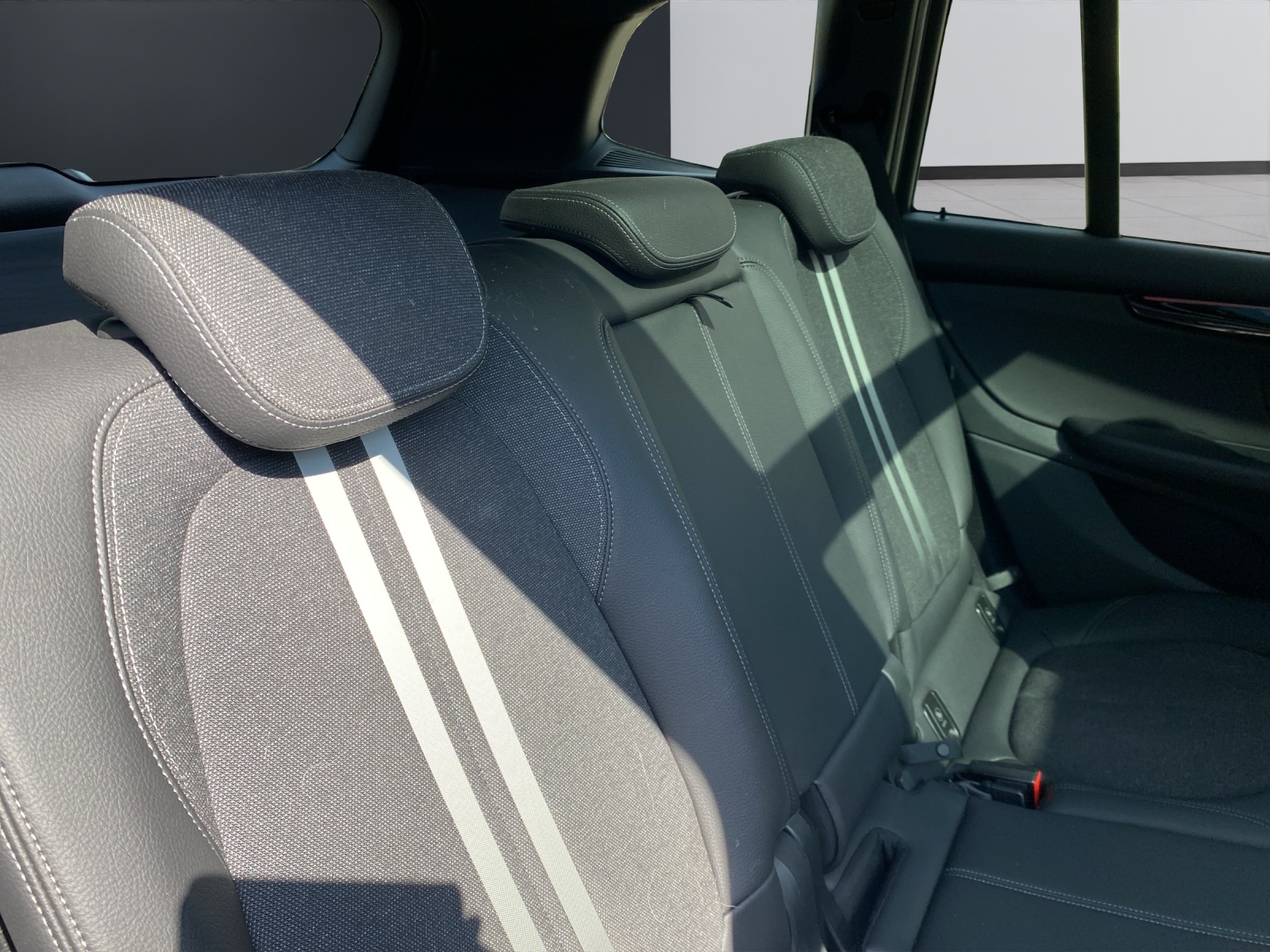 BMW 218d xDrive SAG Gran Tourer-image-14