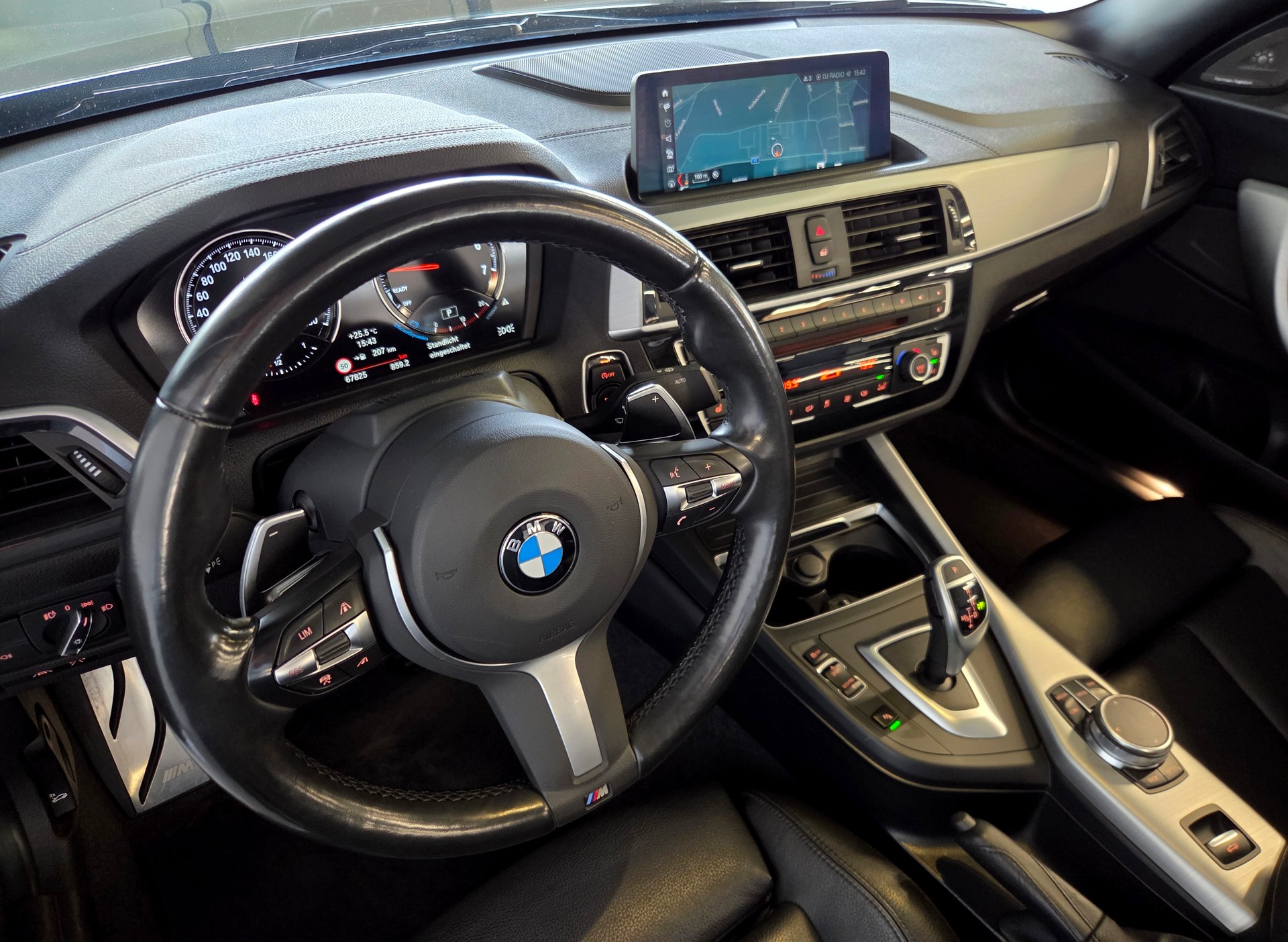 BMW M240i xDrive LCI Cabrio-image-11