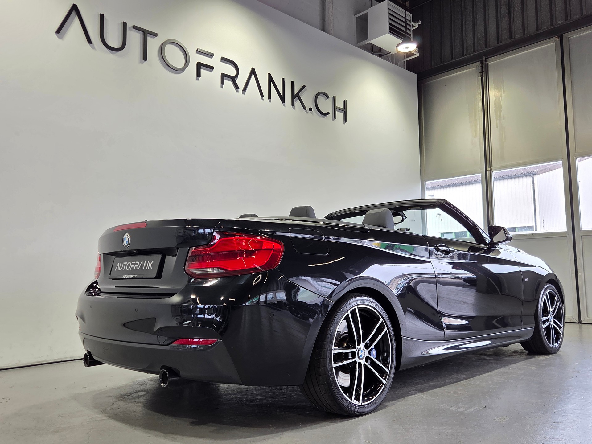BMW M240i xDrive LCI Cabrio-image-5
