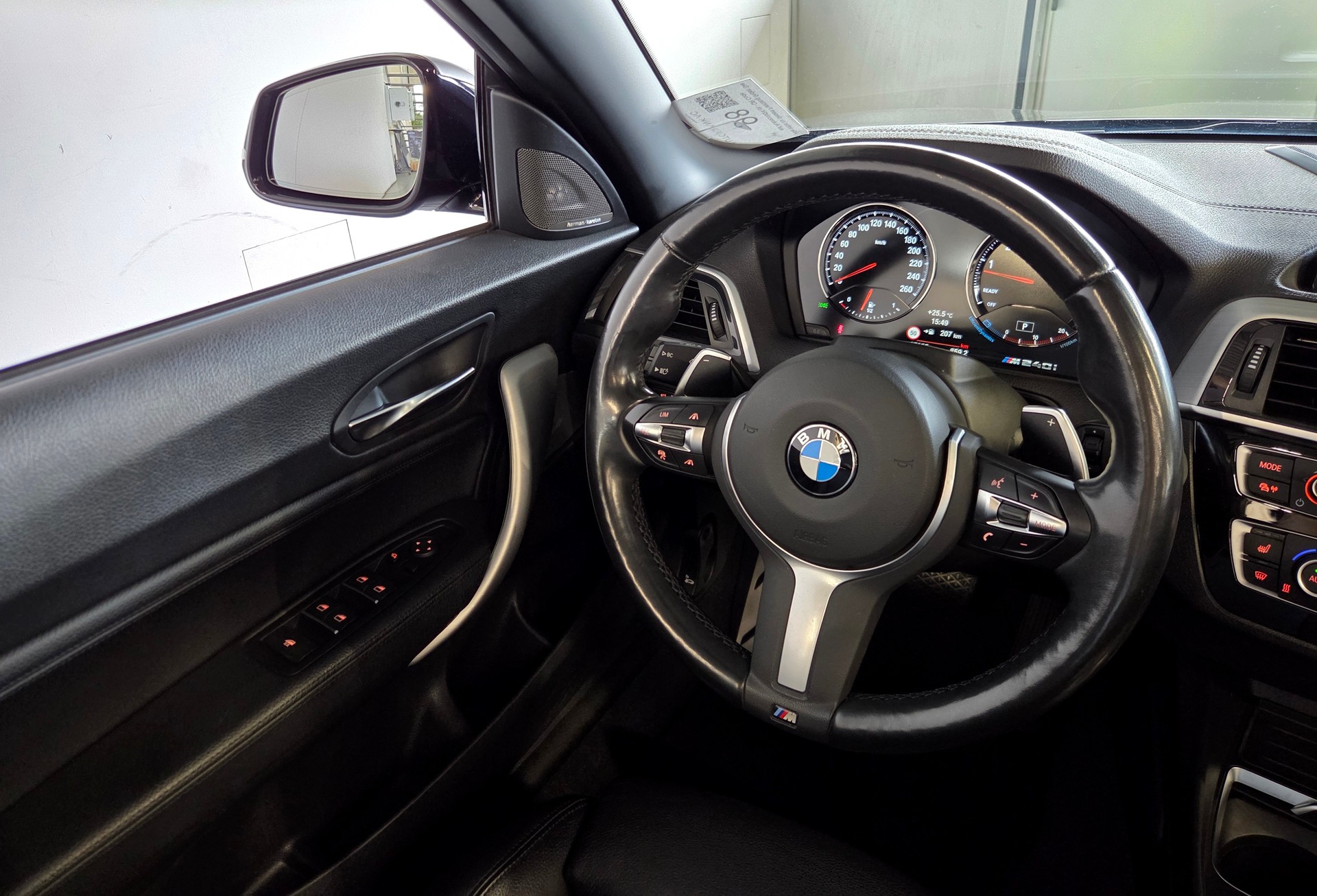 BMW M240i xDrive LCI Cabrio-image-21