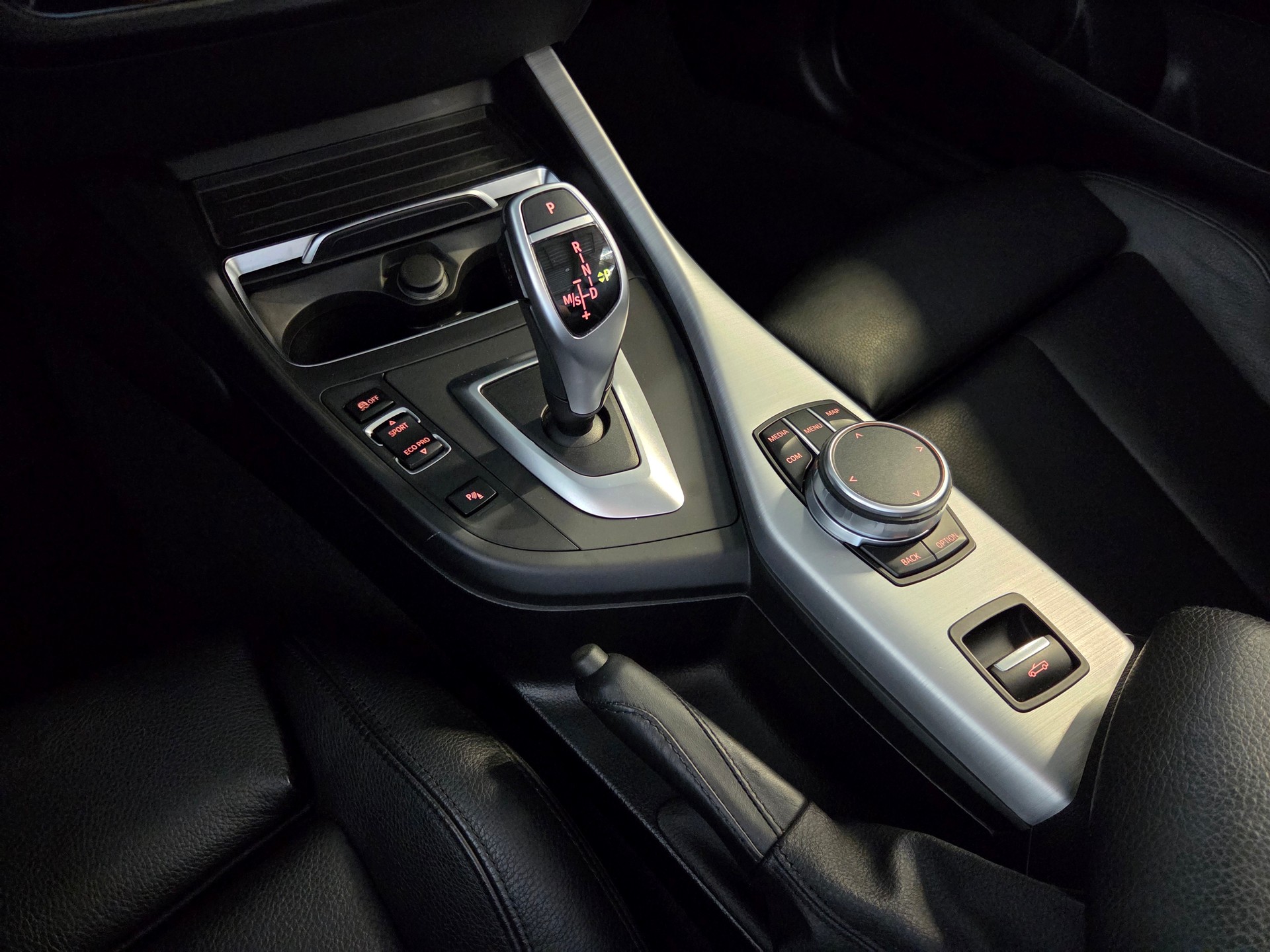 BMW M240i xDrive LCI Cabrio-image-14