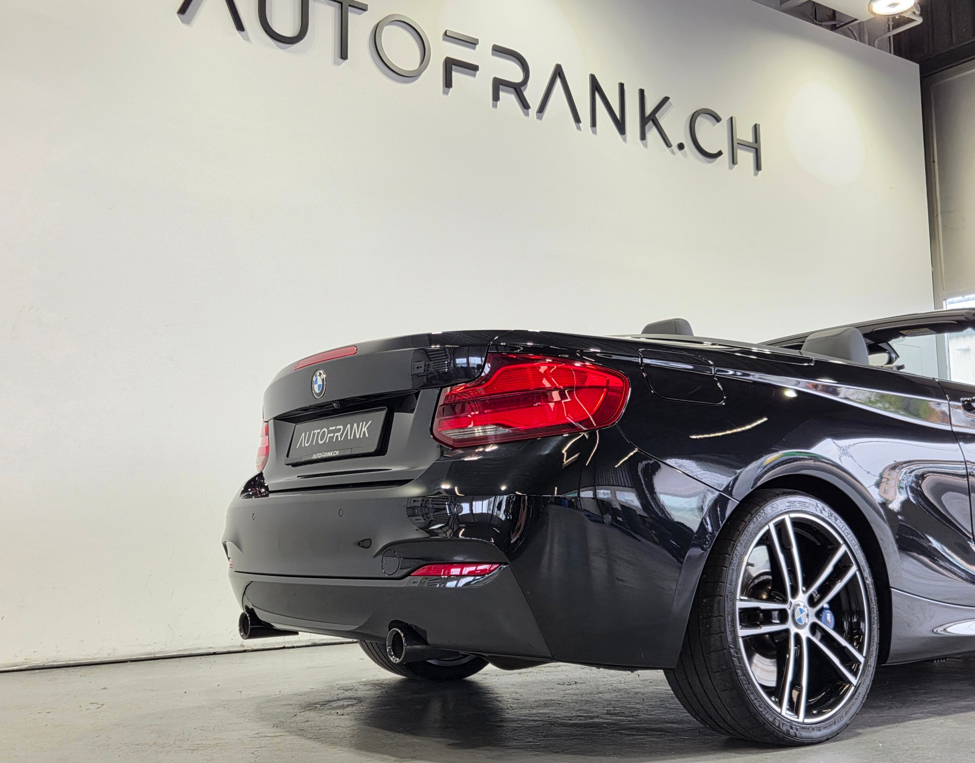 BMW M240i xDrive LCI Cabrio-image-10