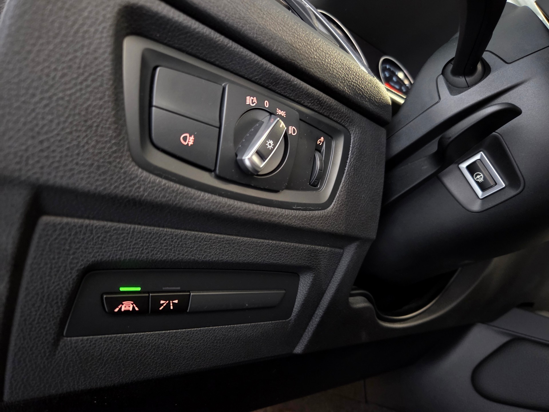 BMW M240i xDrive LCI Cabrio-image-16