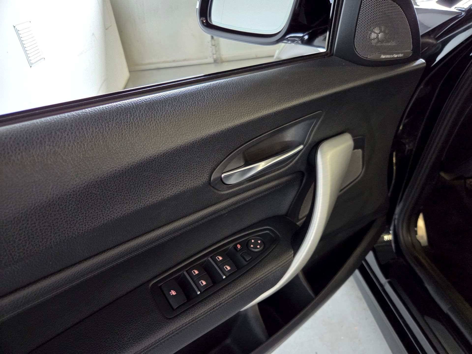 BMW M240i xDrive LCI Cabrio-image-22