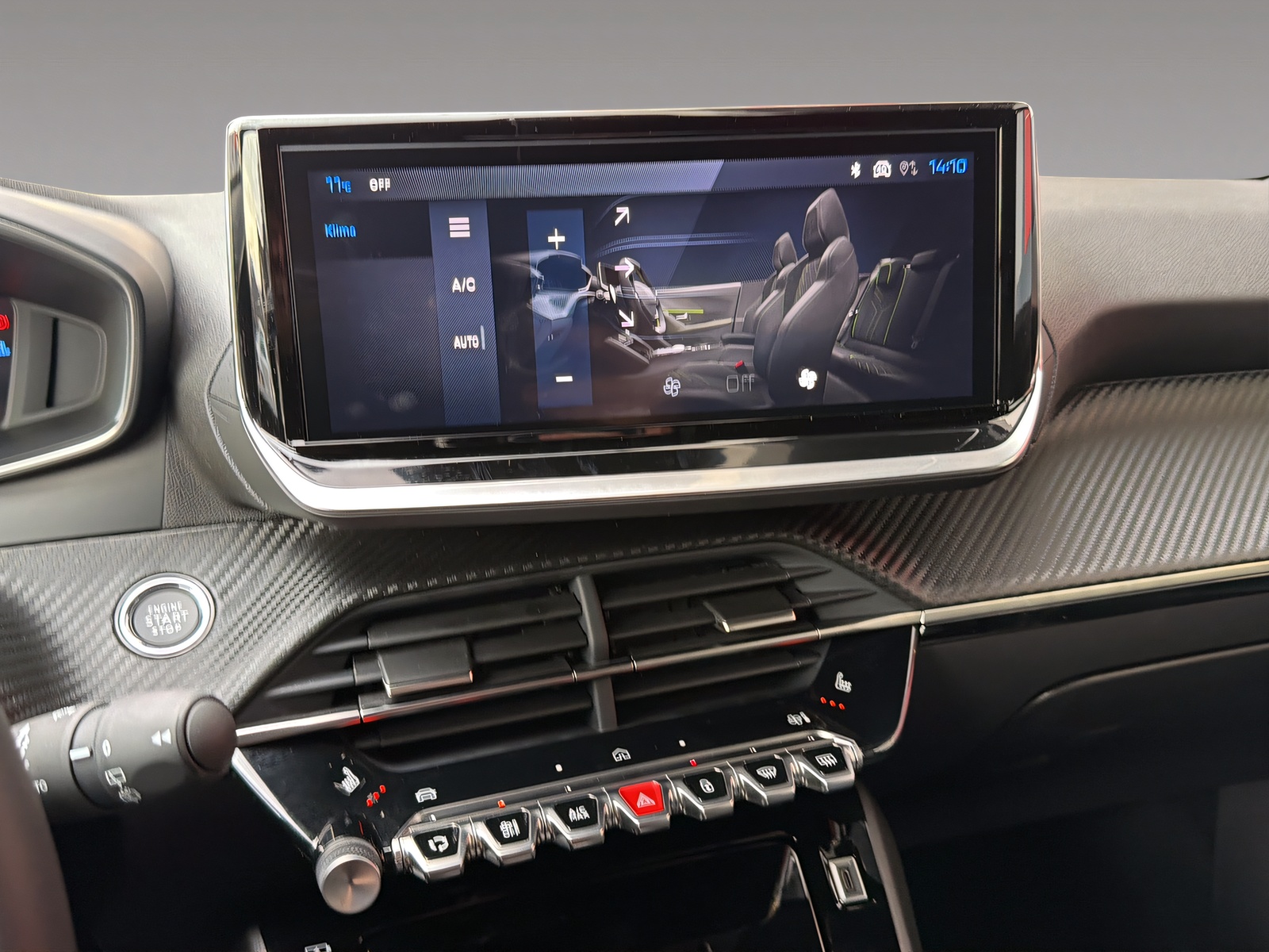 PEUGEOT 2008 1.2 Hybrid 145 Allure Premium-image-14