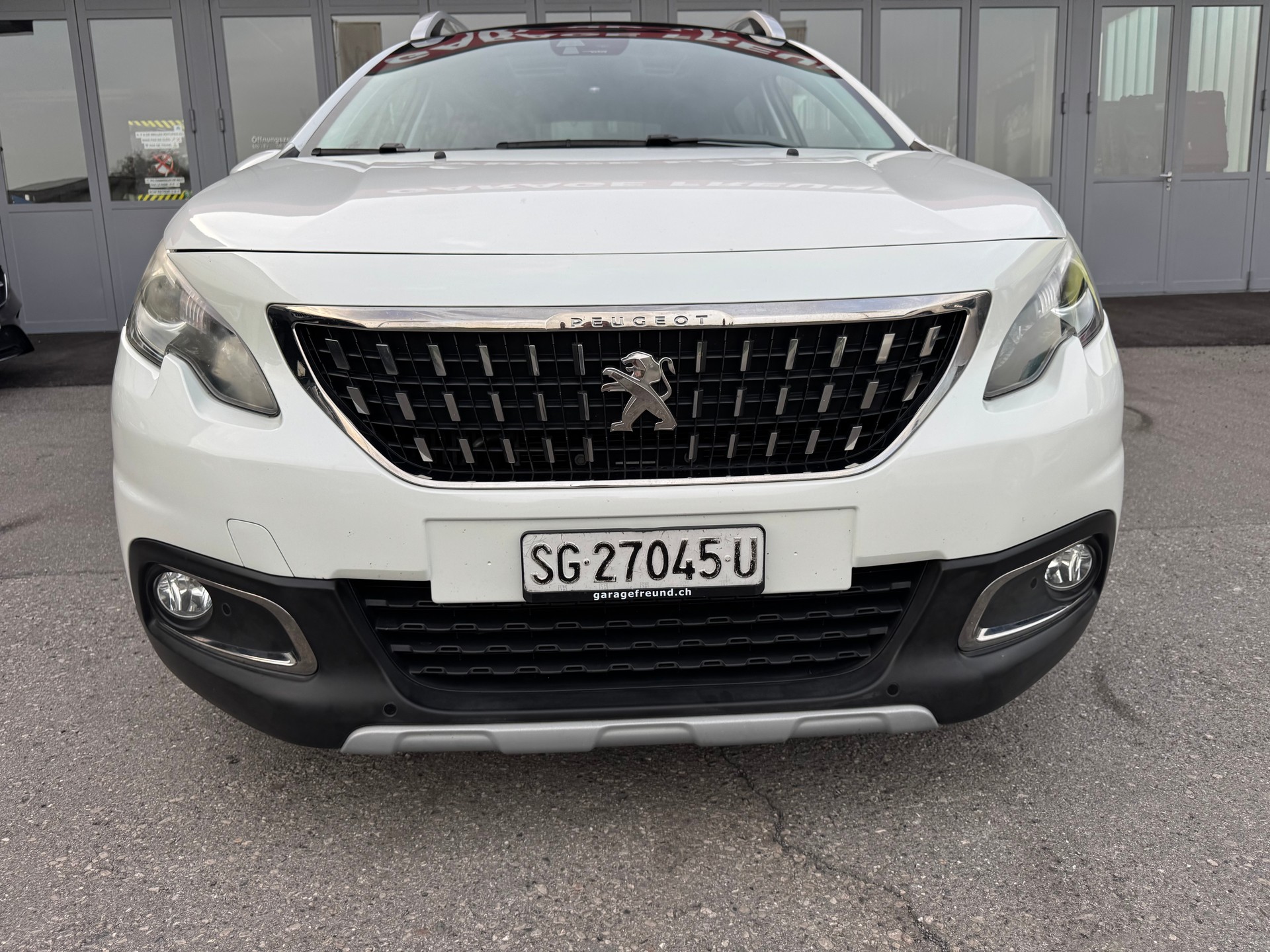 PEUGEOT 2008 1.2 PureTech Allure EAT6-image-2