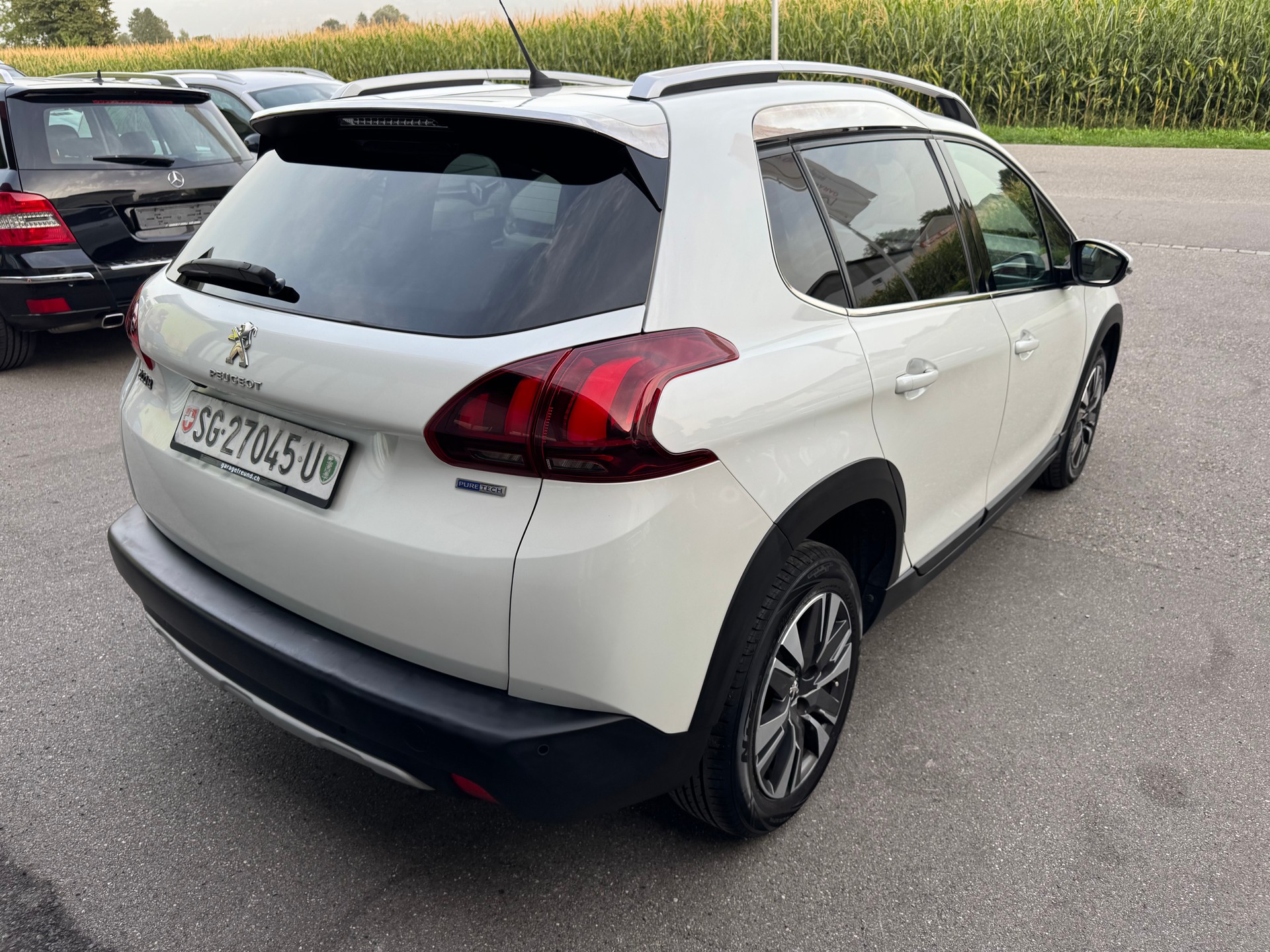PEUGEOT 2008 1.2 PureTech Allure EAT6-image-8