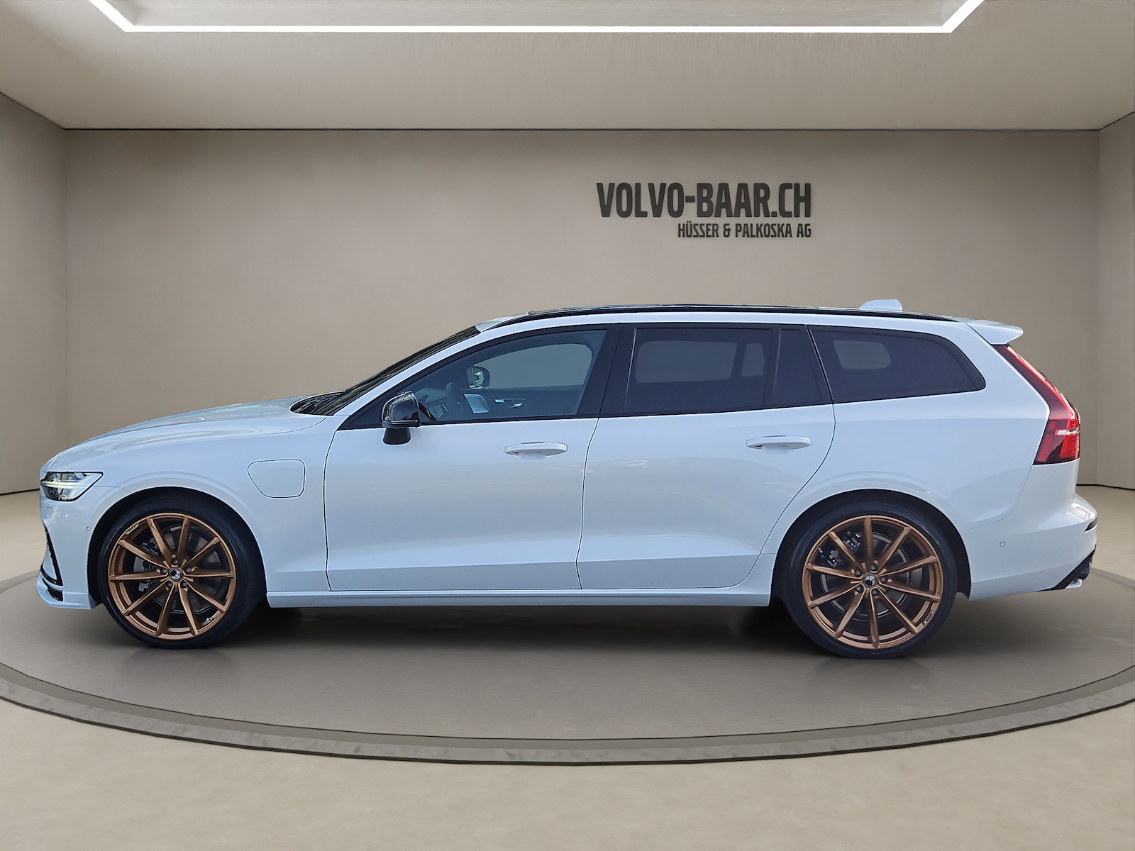 VOLVO V60 2.0 T6 TE Ultra Dark eAWD-image-1
