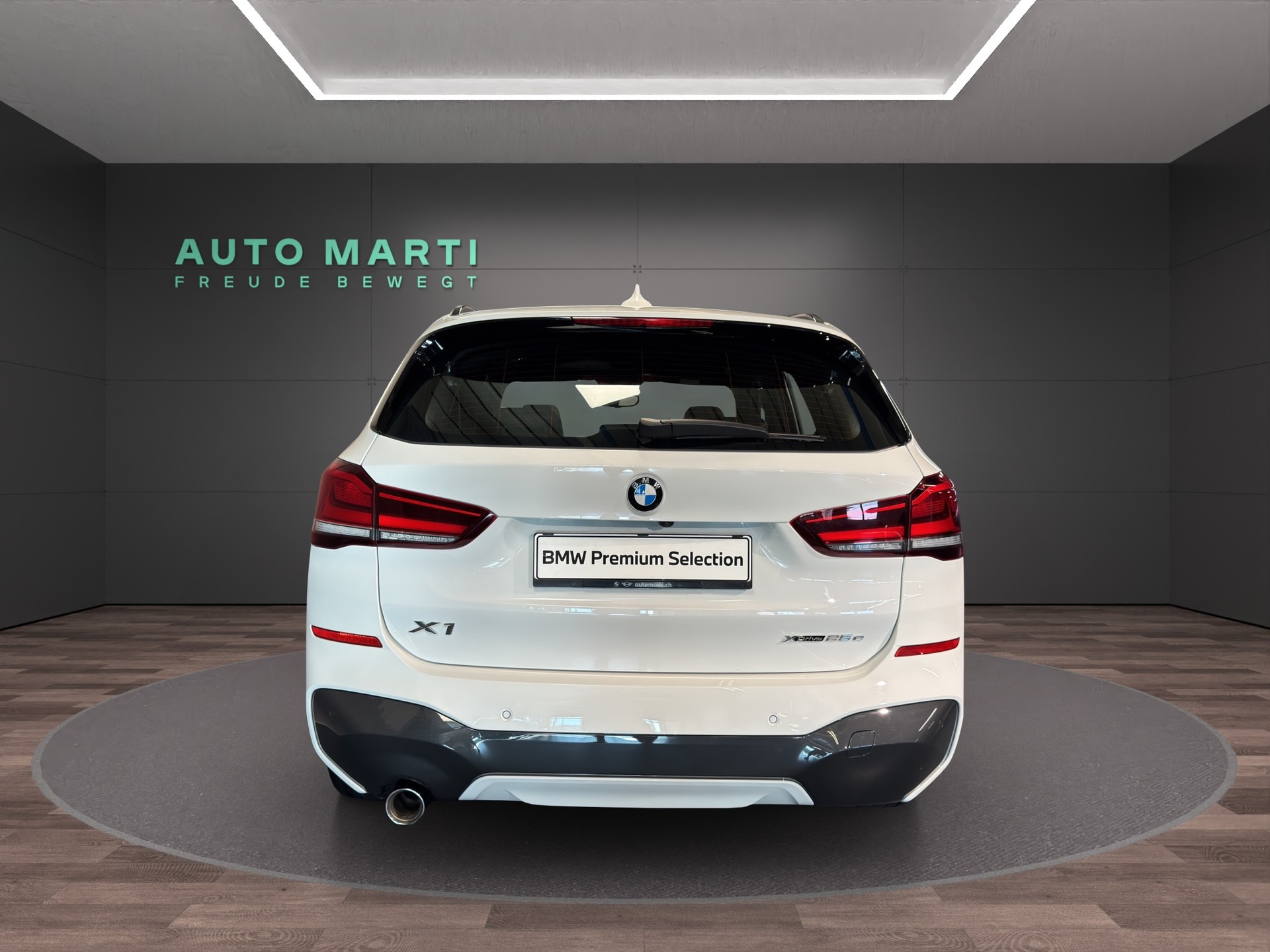 BMW X1 25e xDrive-showroom-element-3