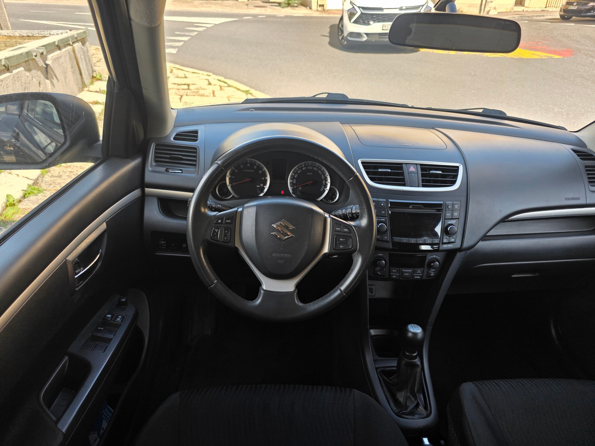 SUZUKI Swift 1.2i 16V GL-image-6