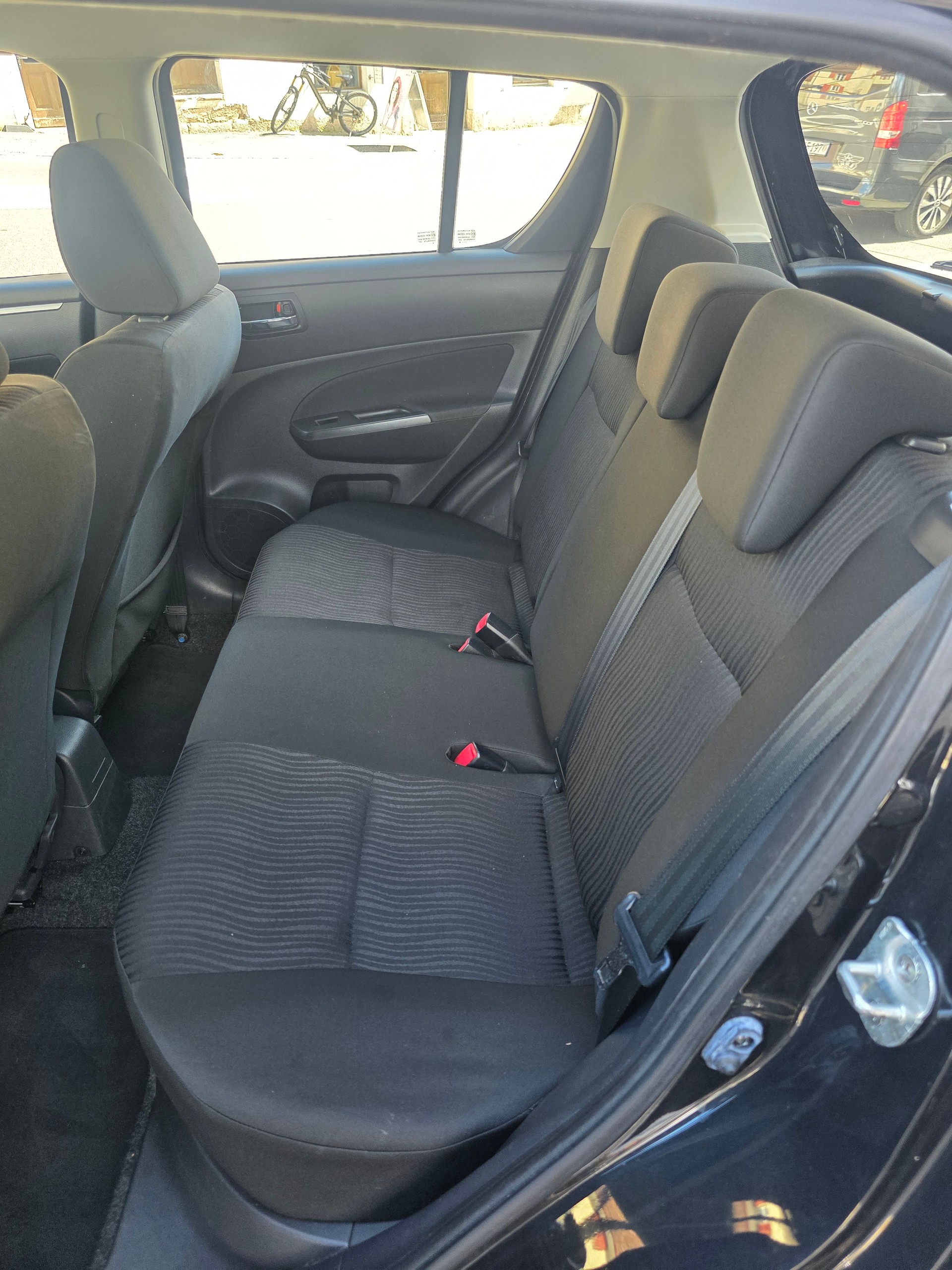 SUZUKI Swift 1.2i 16V GL-image-10
