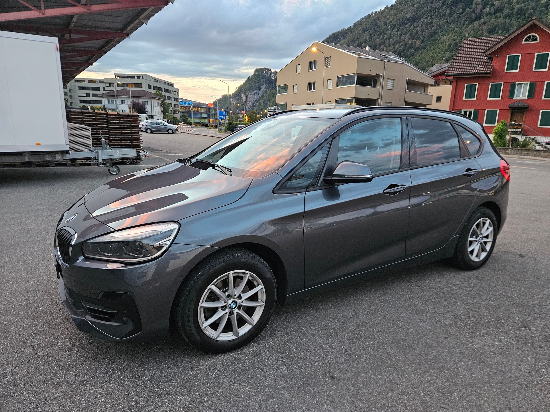 BMW 218i-image-0