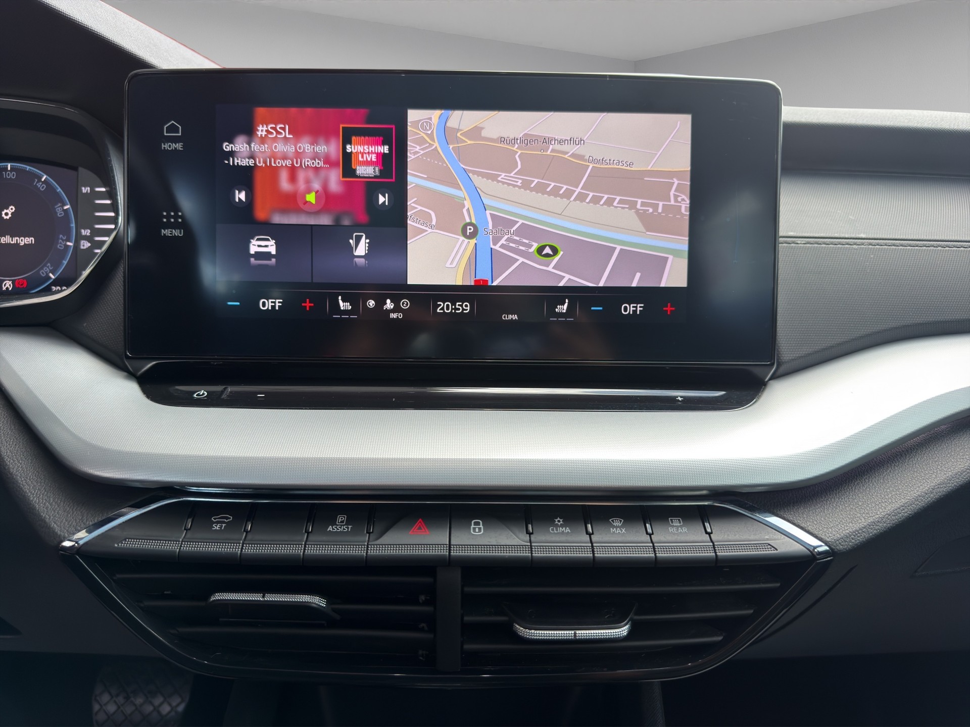 SKODA Octavia Combi 2.0 TDI DSG Ambition-image-14