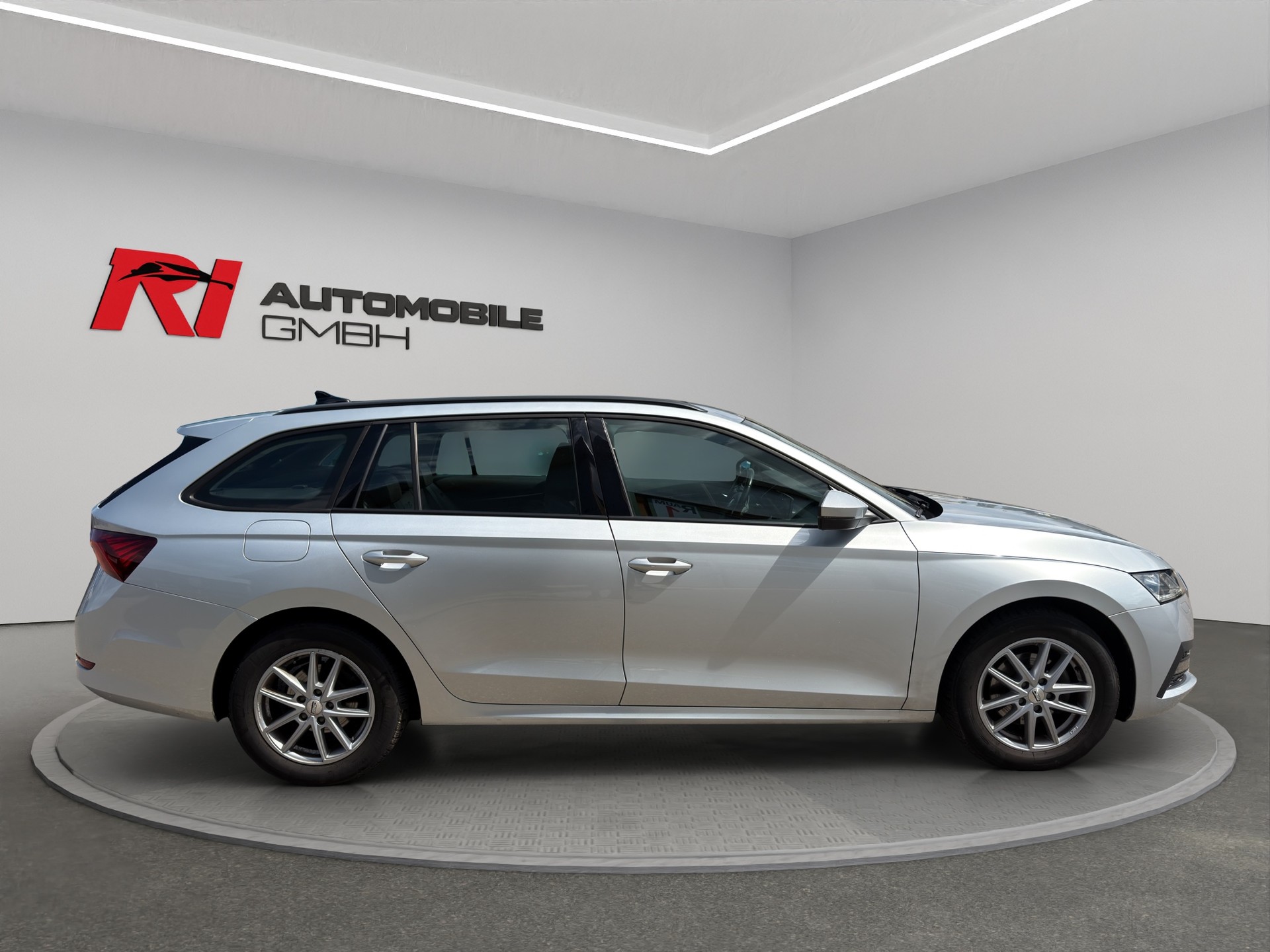 SKODA Octavia Combi 2.0 TDI DSG Ambition-image-7