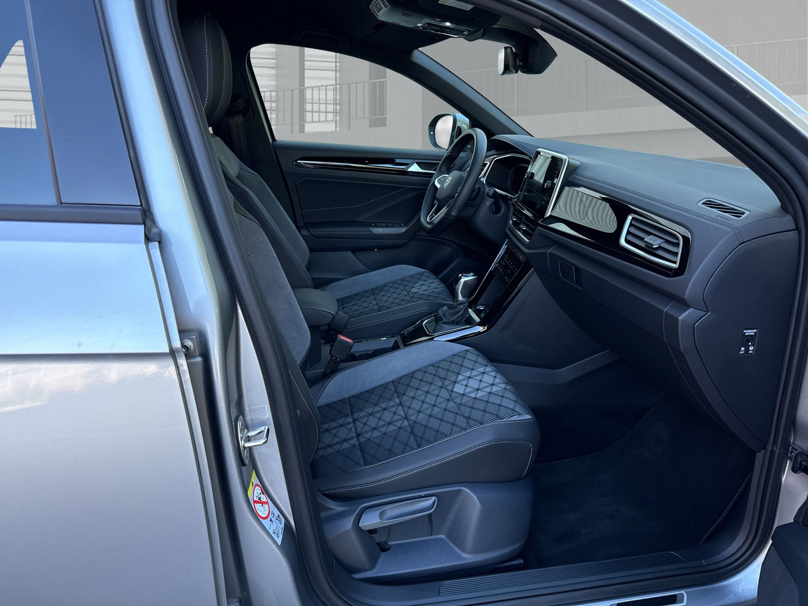 VW T-Roc 1.5 TSI EVO R-Line DSG-image-12