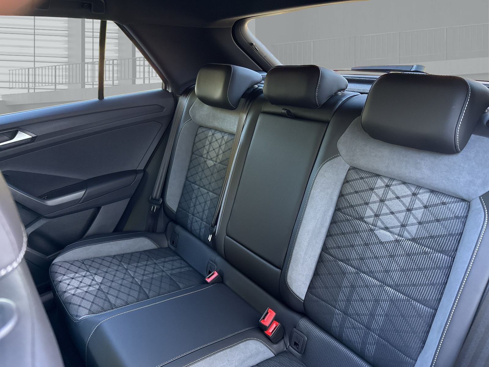 VW T-Roc 1.5 TSI EVO R-Line DSG-image-14
