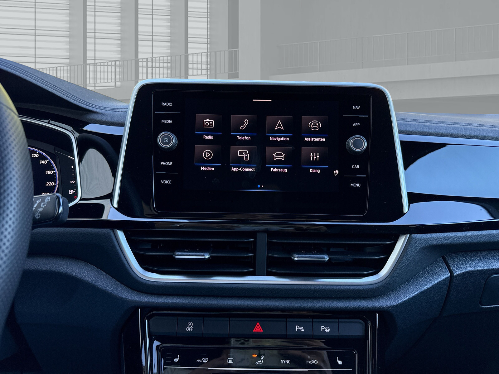 VW T-Roc 1.5 TSI EVO R-Line DSG-image-19