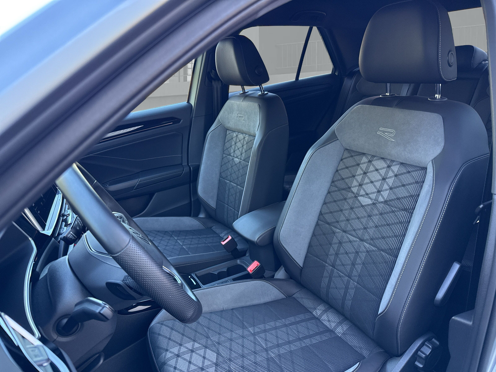 VW T-Roc 1.5 TSI EVO R-Line DSG-image-11
