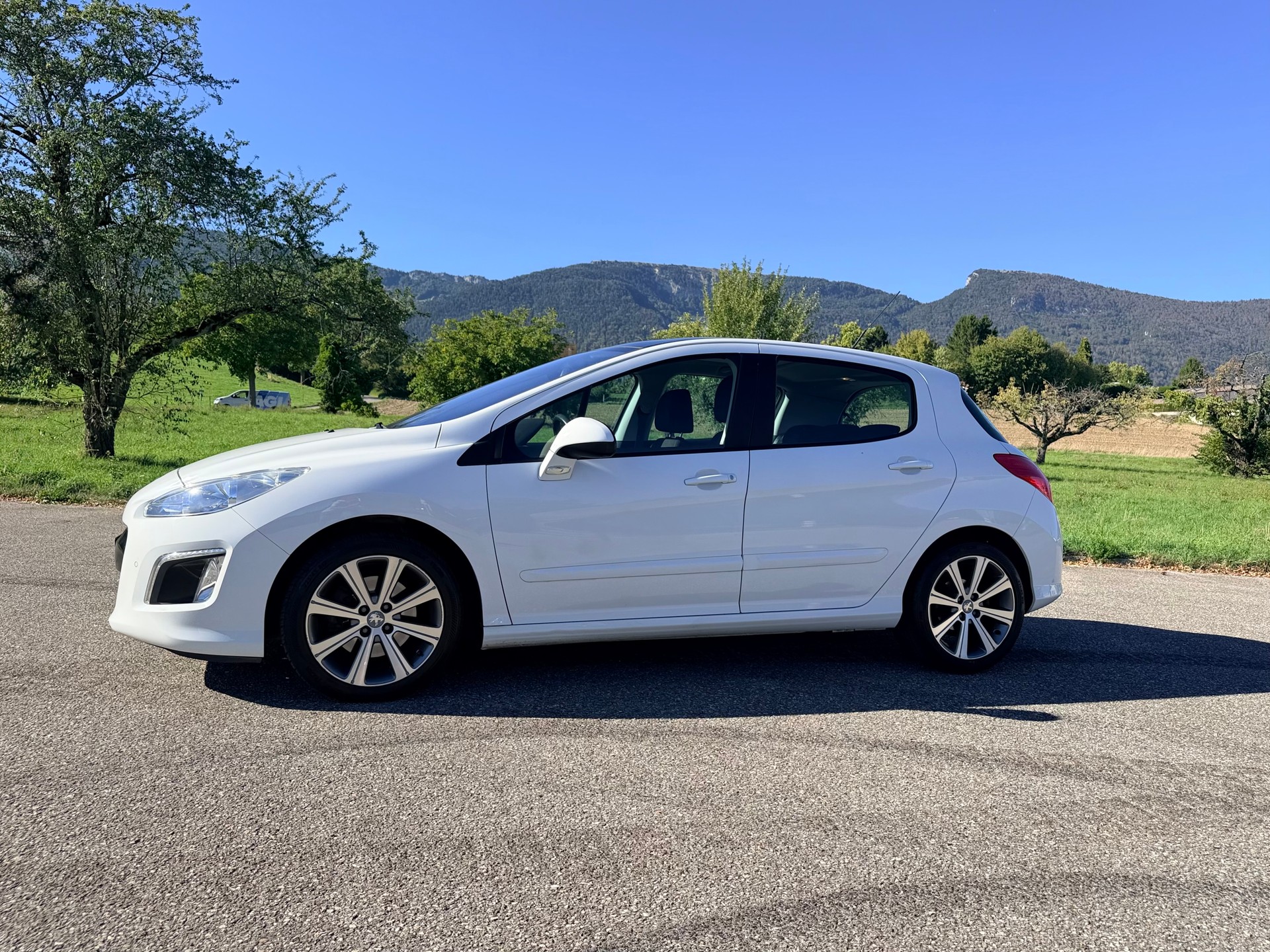 PEUGEOT 308 1.6 16V T Sport Pack Automatic-image-10