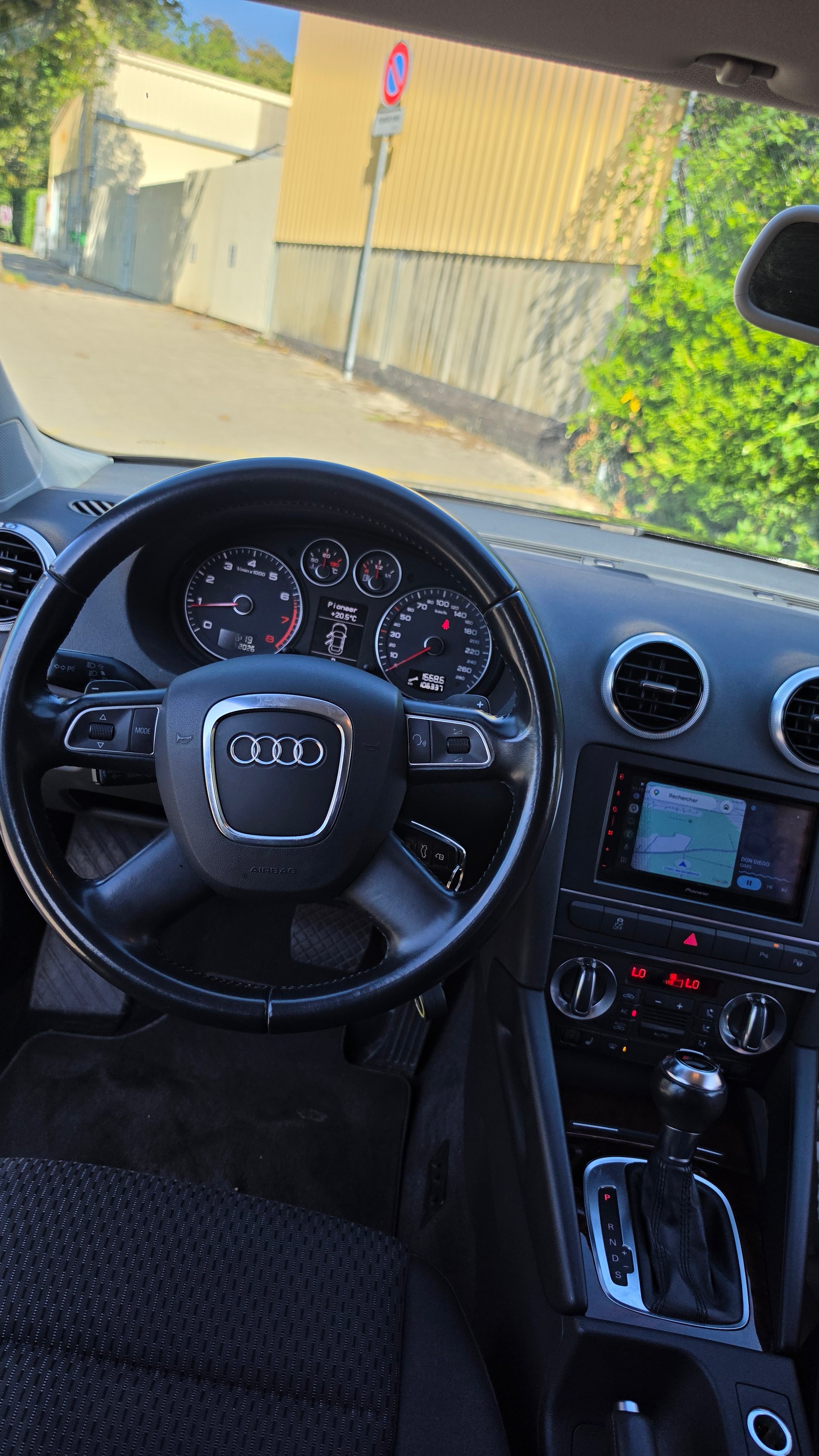 AUDI 1.8 16V T FSI Ambiente S-Tr-image-4