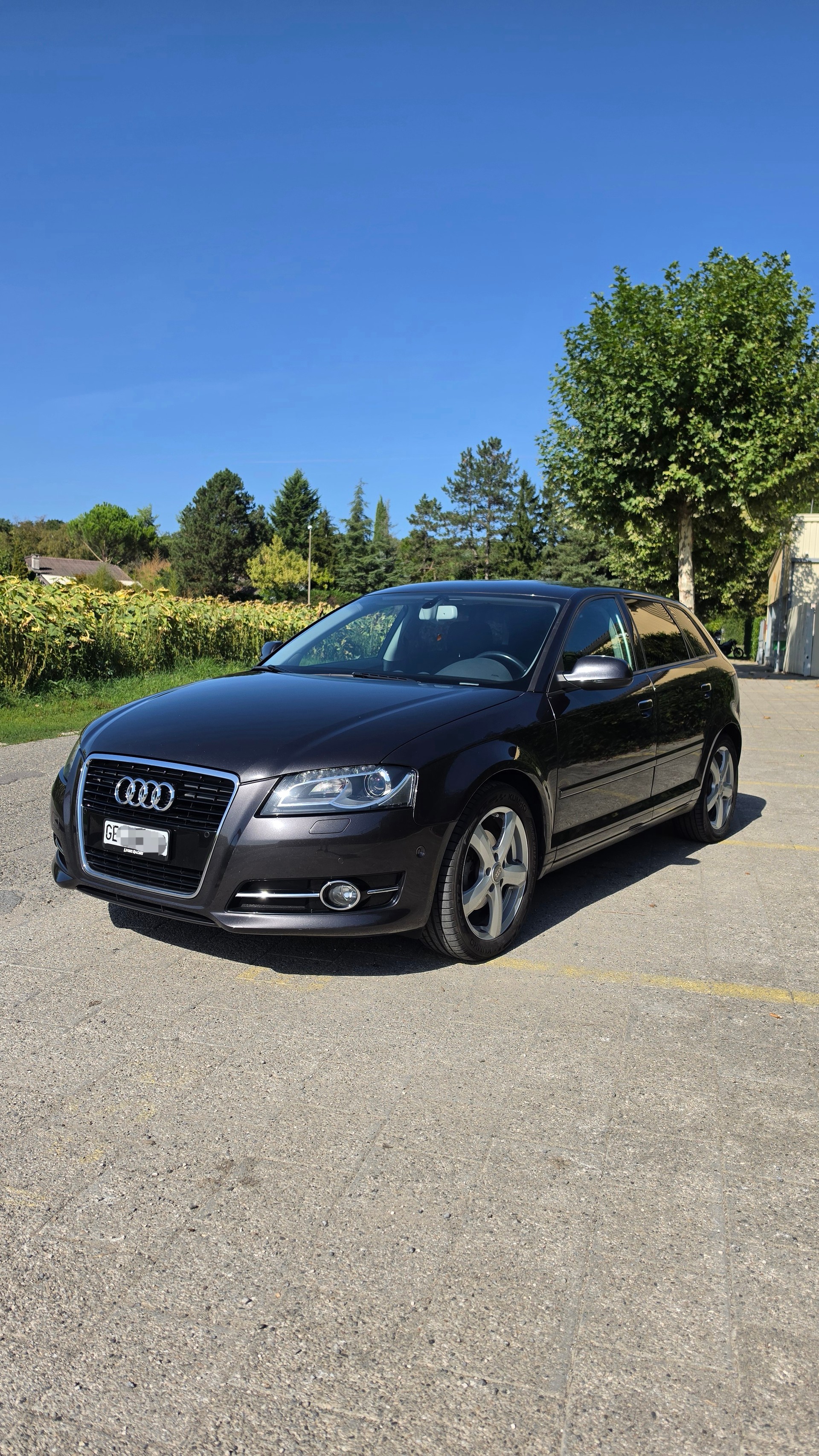 AUDI 1.8 16V T FSI Ambiente S-Tr-image-1